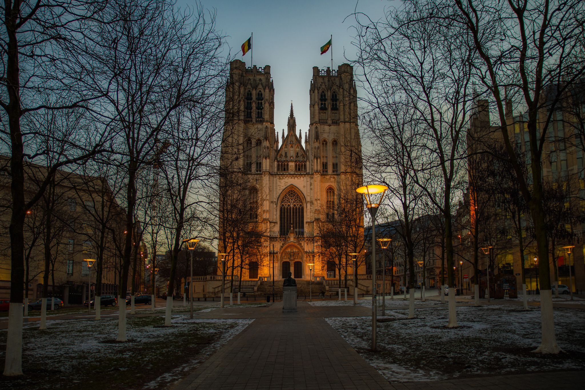Sigma 24-70mm F2.8 EX DG Macro sample photo. Cathédrale des saints michel et gudule photography