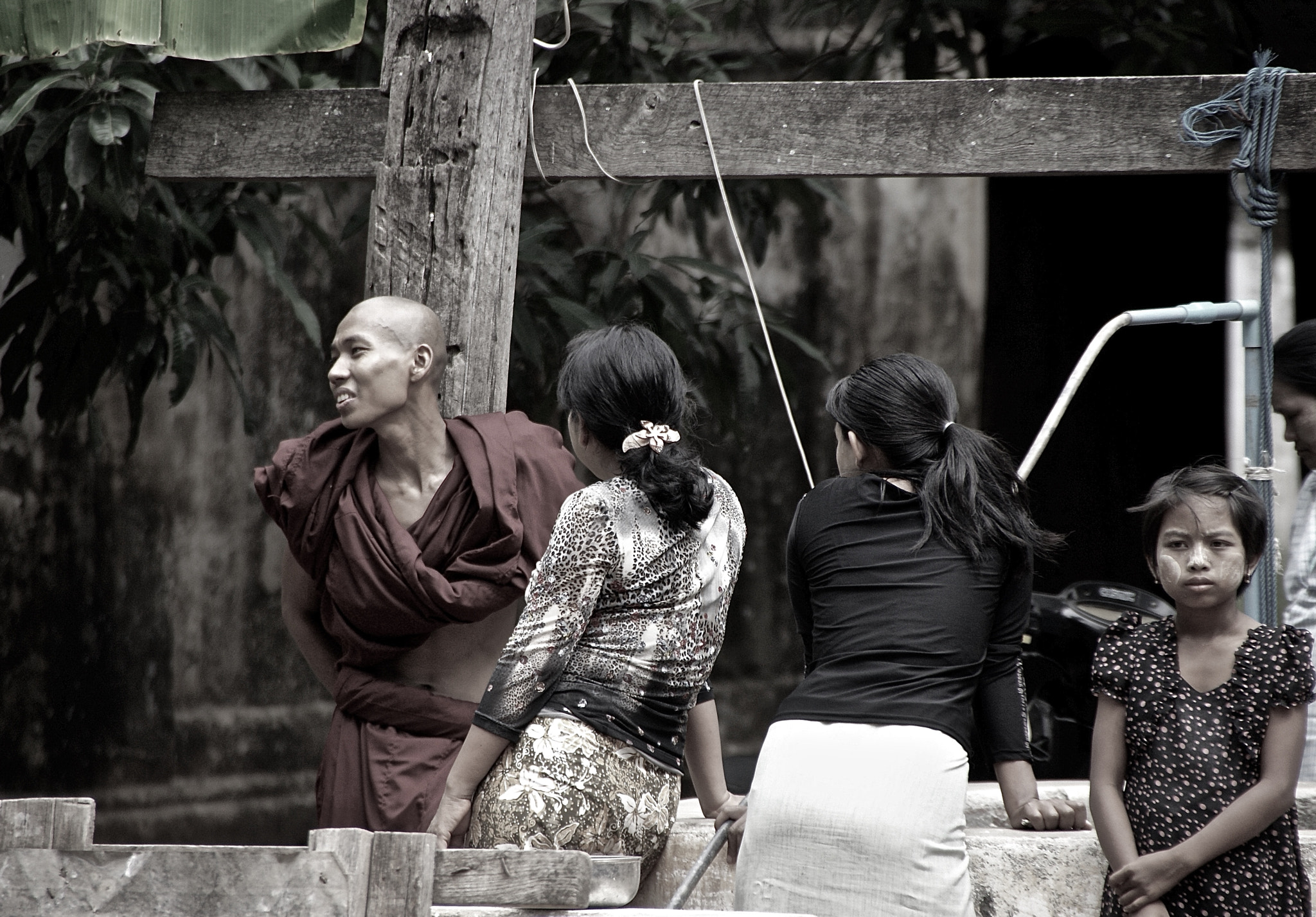 Sony Alpha DSLR-A300 sample photo. Burma 102 (faces of burma) religion and symbolic photography