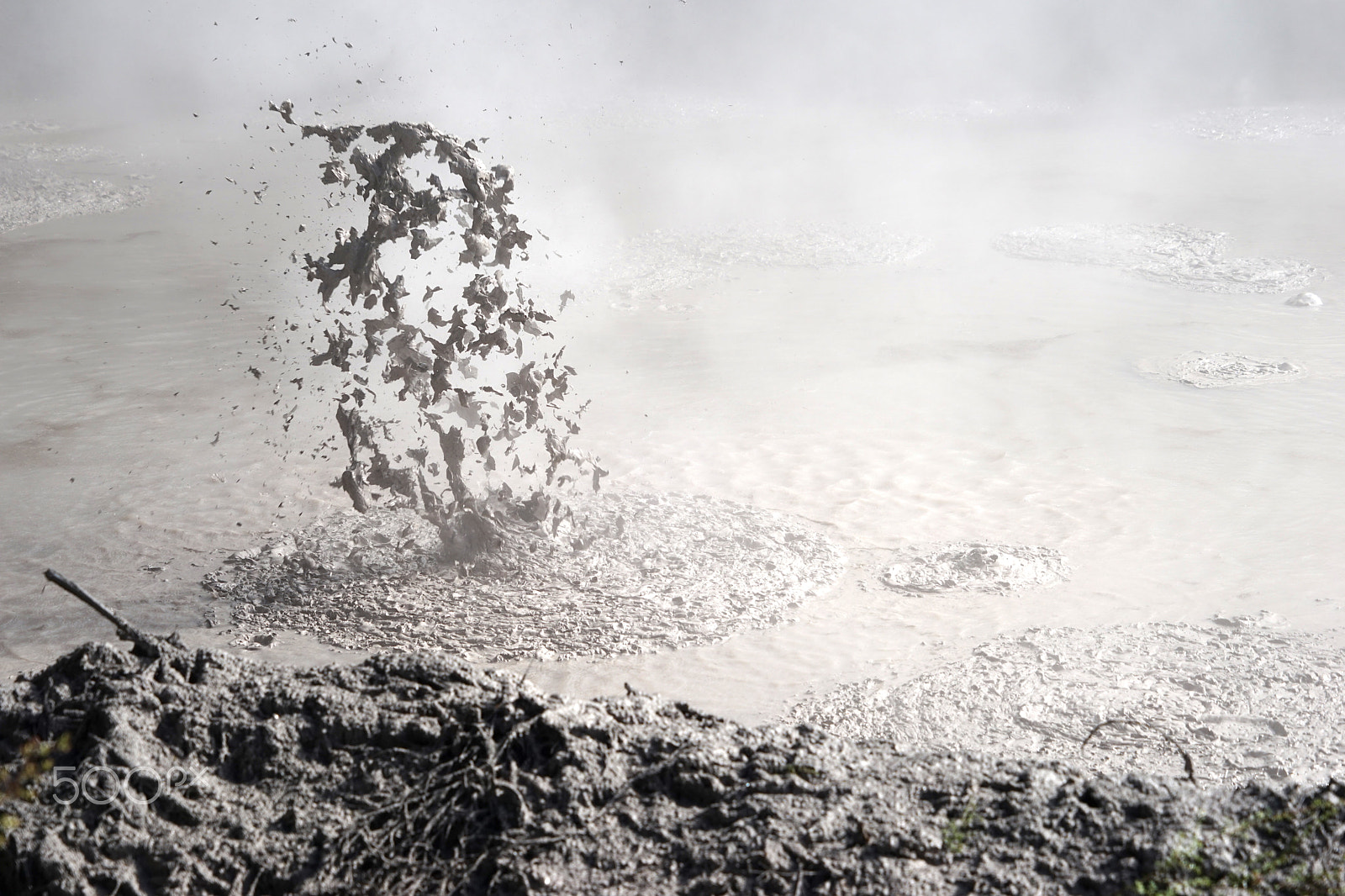Sony FE 24-240mm F3.5-6.3 OSS sample photo. Mud pool: freeze photography