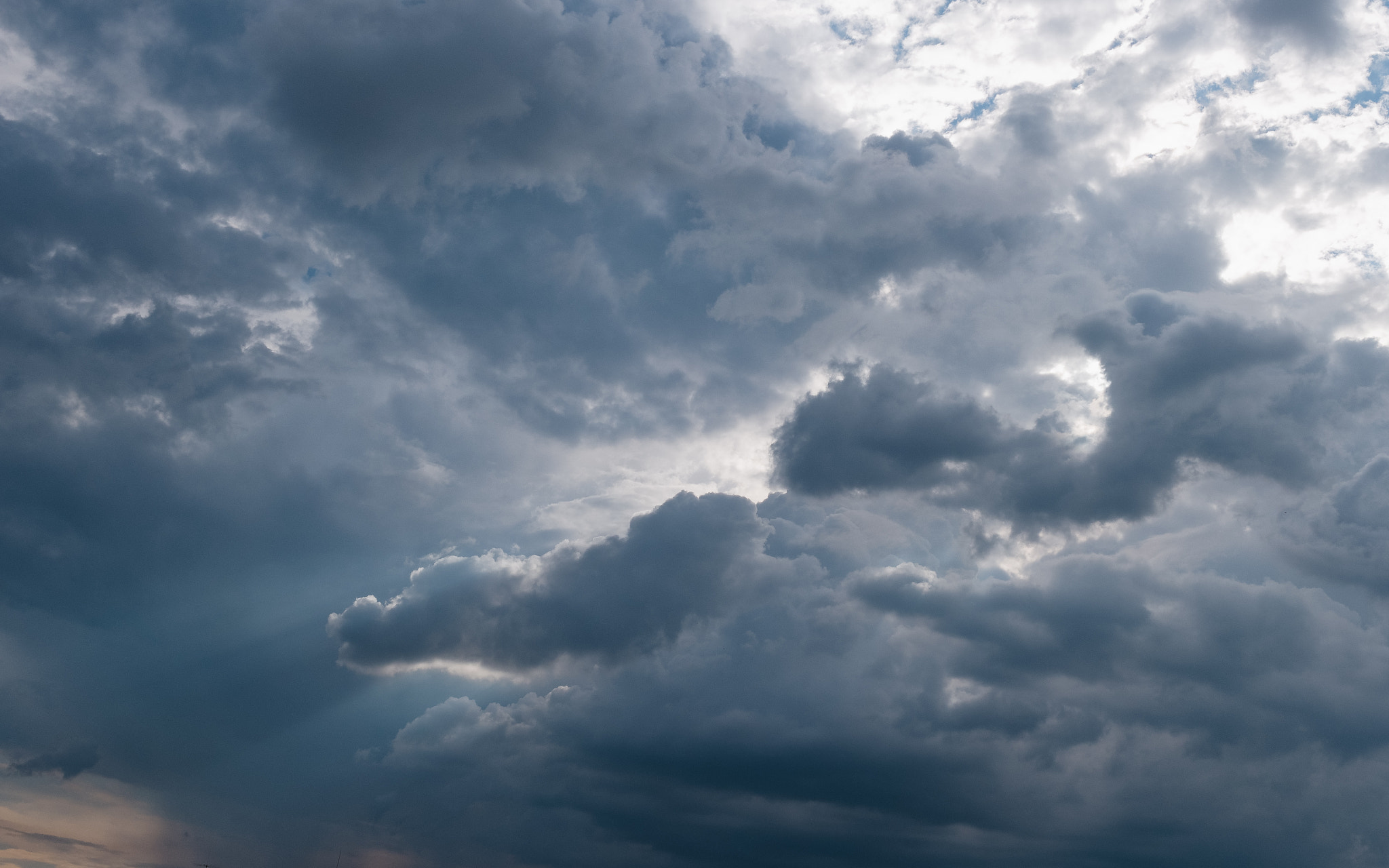 Samsung NX 16-50mm F2.0-2.8 S ED OIS sample photo. Stormy sky photography