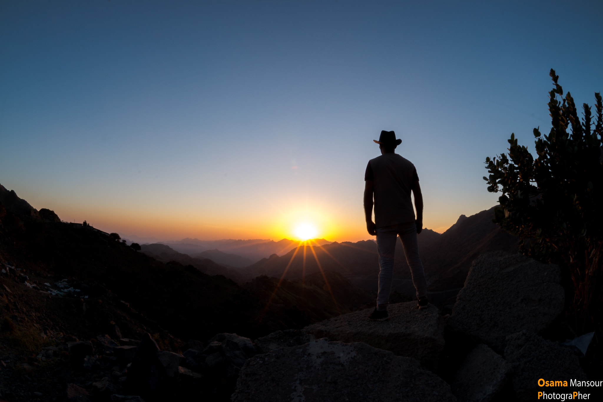 Nikon AF DX Fisheye-Nikkor 10.5mm F2.8G ED sample photo. Silhouette photography
