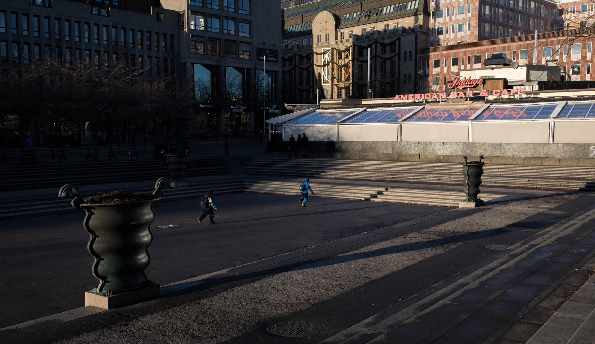 Sigma 24-70mm F2.8 EX DG Macro sample photo. Run photography
