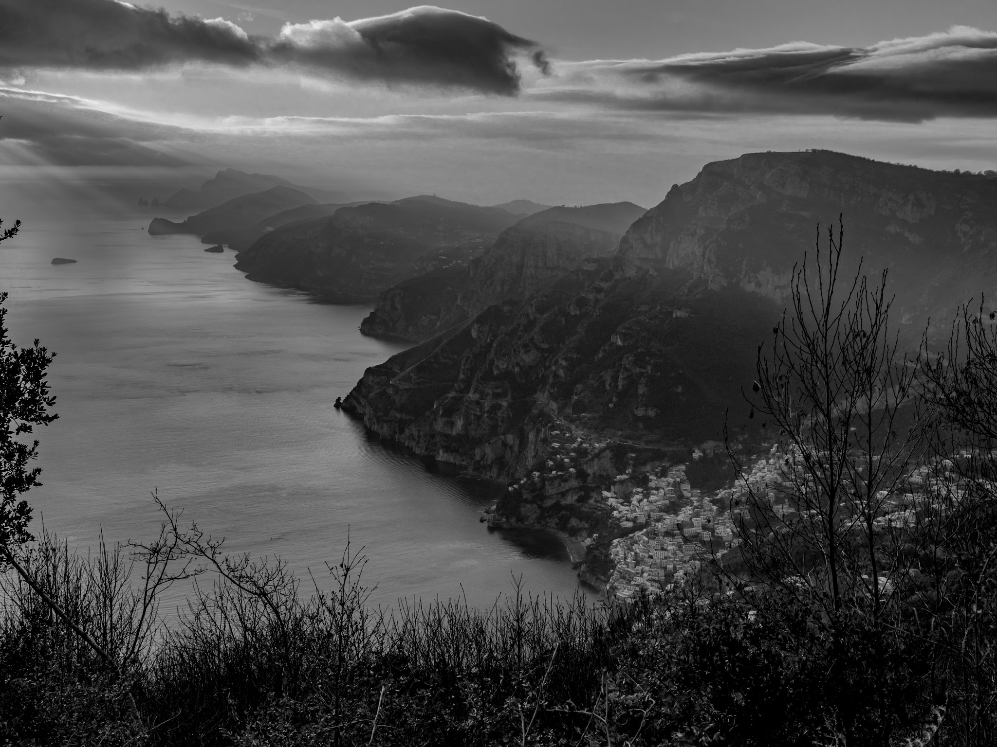 Olympus OM-D E-M5 + Olympus M.Zuiko Digital 25mm F1.8 sample photo. Sunset from positano to capri photography