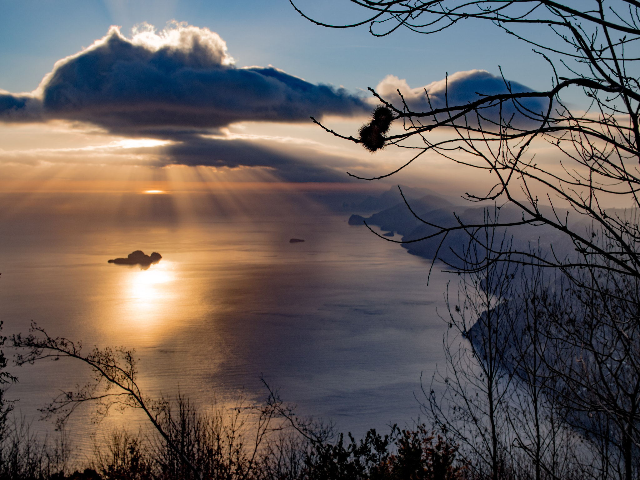 Olympus OM-D E-M5 + Olympus M.Zuiko Digital 25mm F1.8 sample photo. Another sunset over the amalfi coast photography