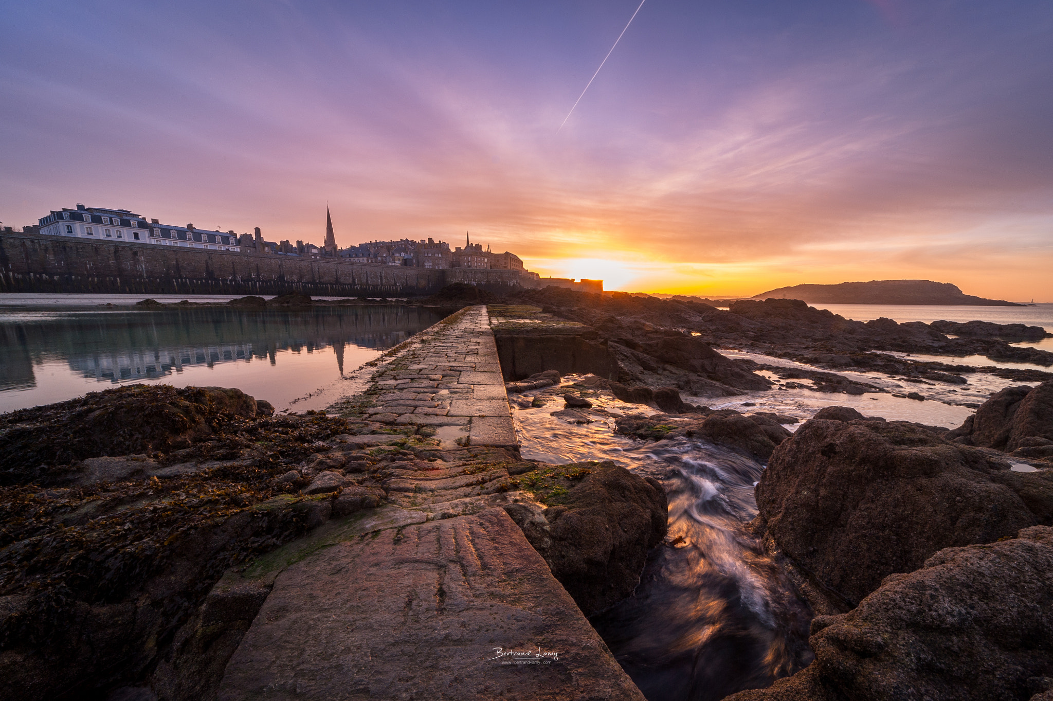 Nikon D700 + Sigma 12-24mm F4.5-5.6 EX DG Aspherical HSM sample photo. Saint malo photography