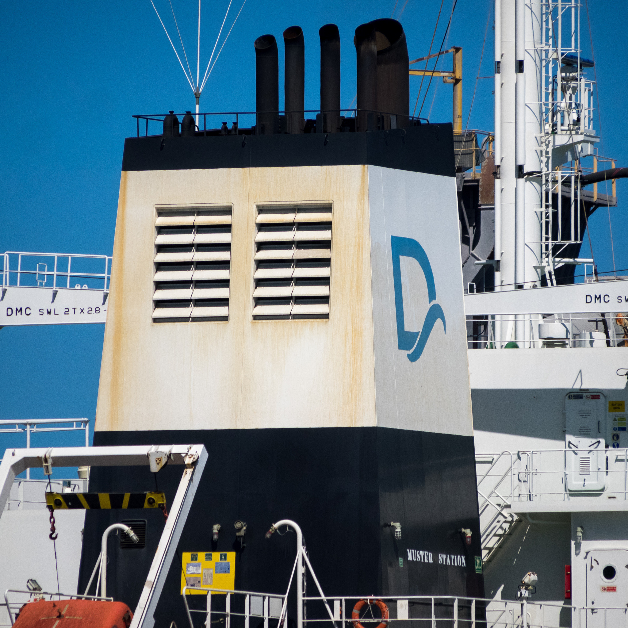 Olympus OM-D E-M1 sample photo. Marinsa shipping funnel marks photography