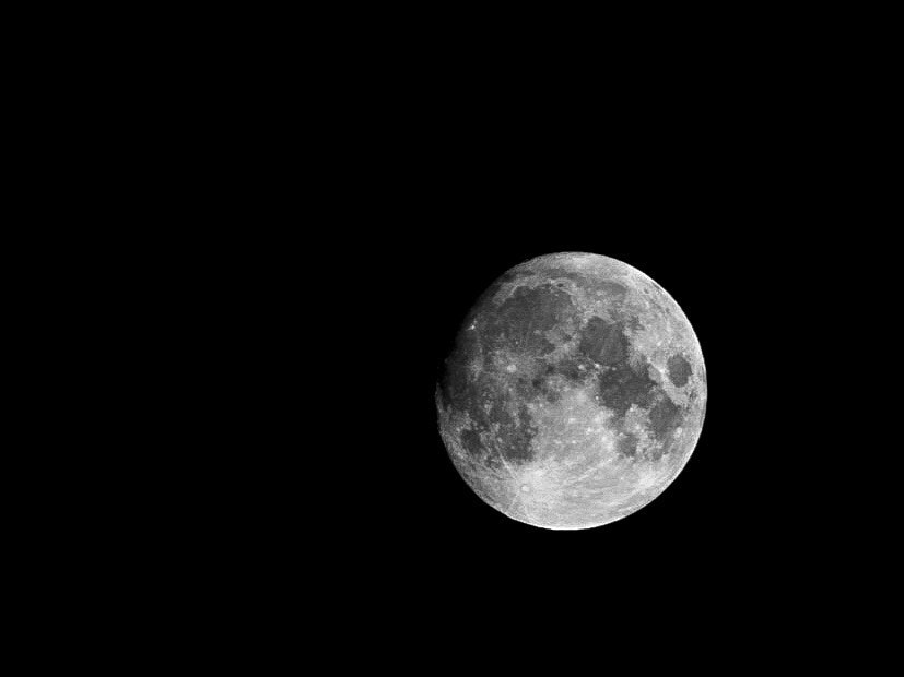 Panasonic Lumix G Vario 45-200mm F4-5.6 OIS sample photo. Moon photography