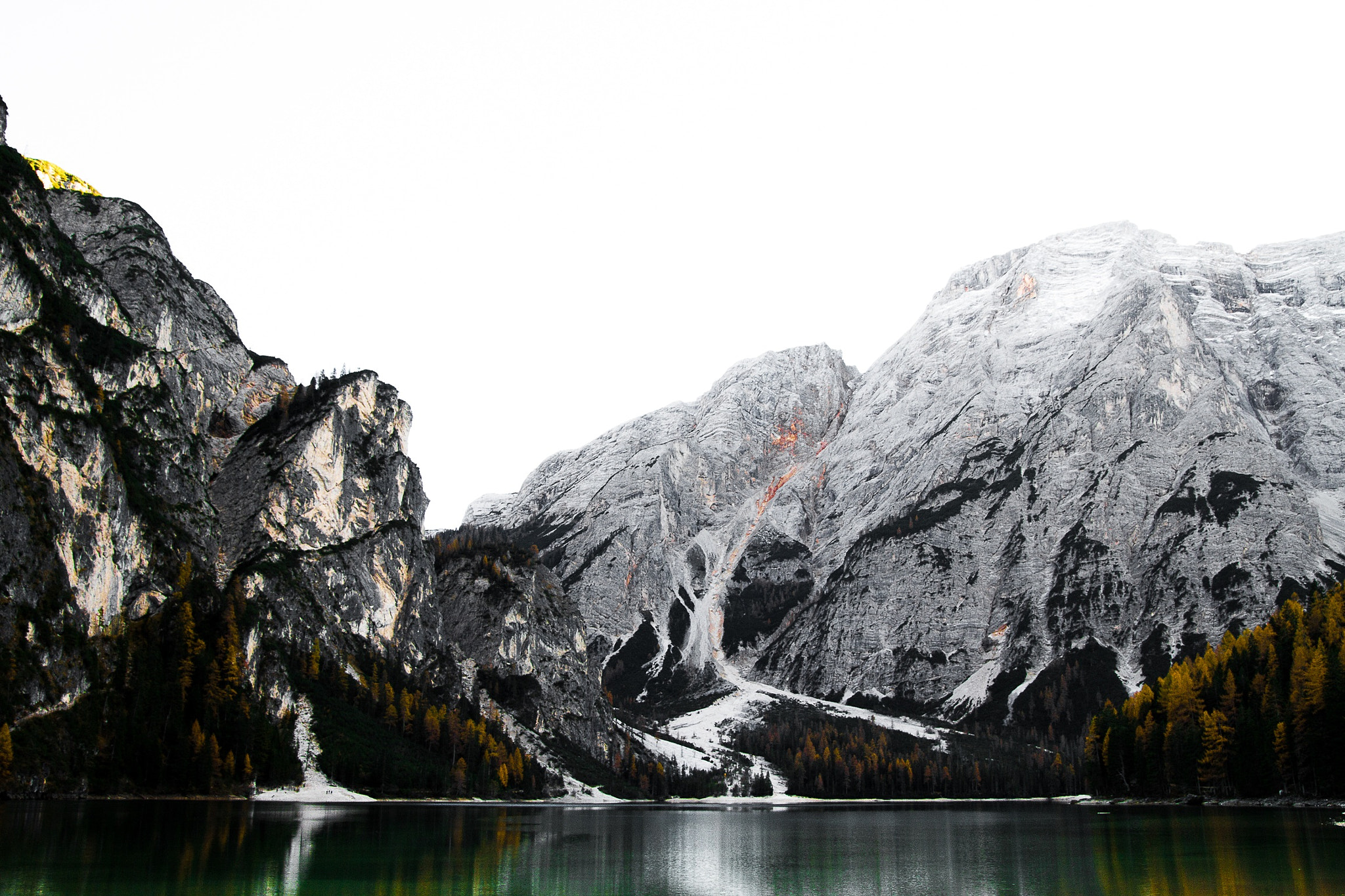 Canon EOS 7D + Sigma 18-50mm f/2.8 Macro sample photo. Lago di braies photography