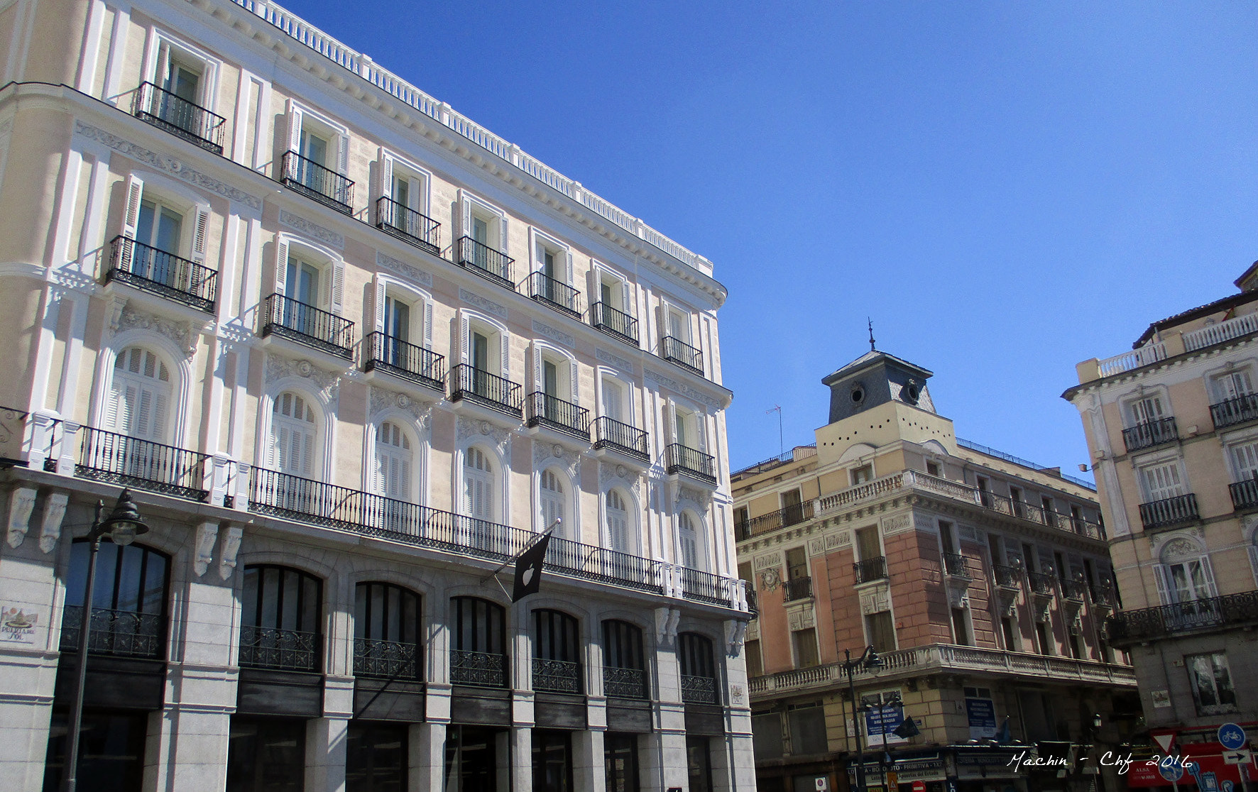 Canon PowerShot ELPH 160 (IXUS 160 / IXY 150) sample photo. Puerta del sol, madrid, españa / spain﻿ photography