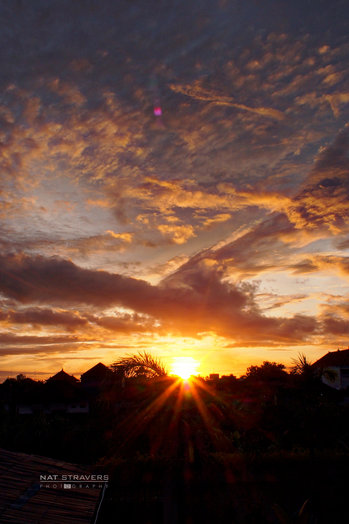 Olympus M.Zuiko Digital 17mm F2.8 Pancake sample photo. There are dark shadows on the earth, but its light photography