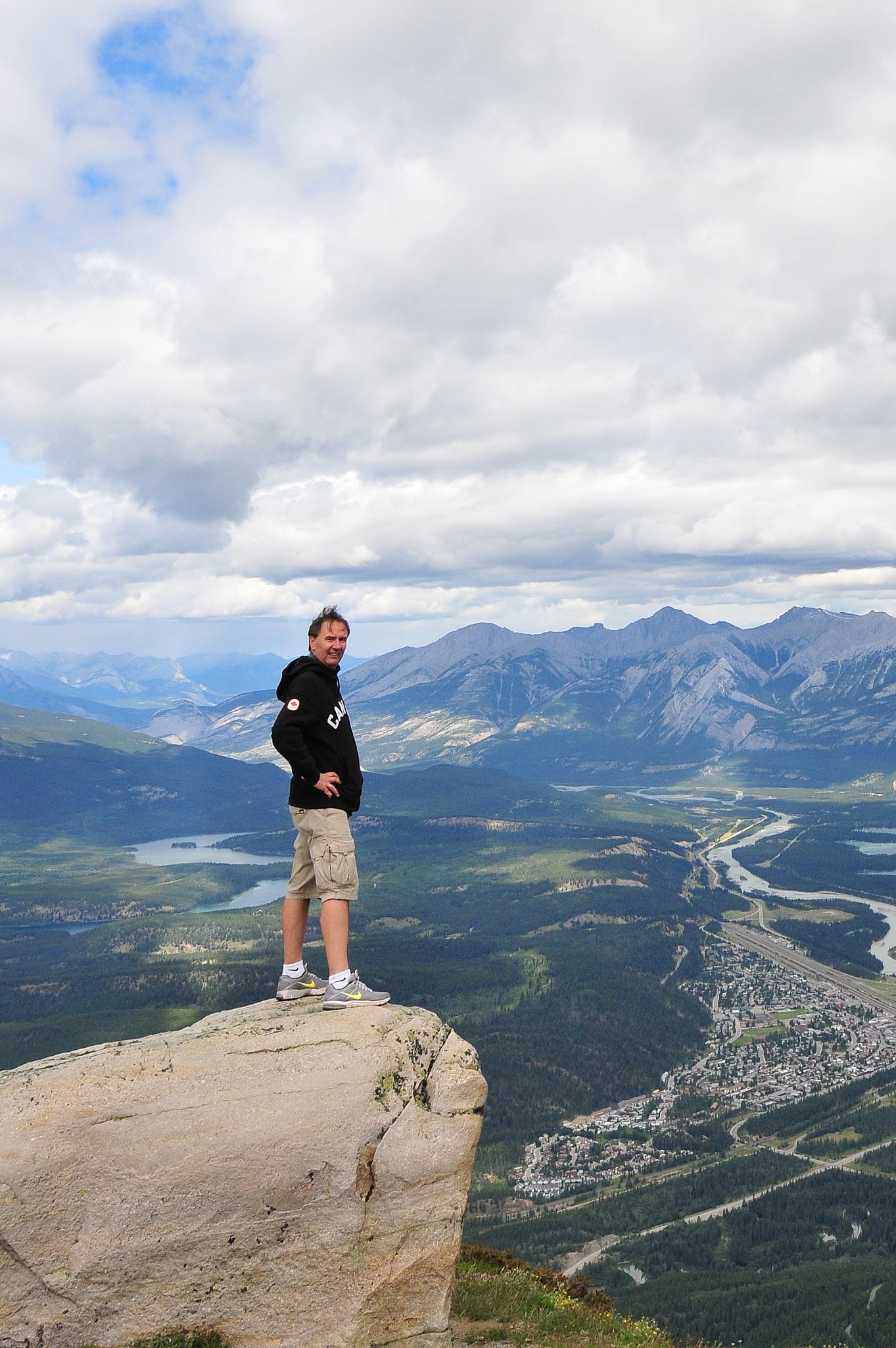 Nikon AF-S Nikkor 16-35mm F4G ED VR sample photo. Jasper, jasper national park, canada photography