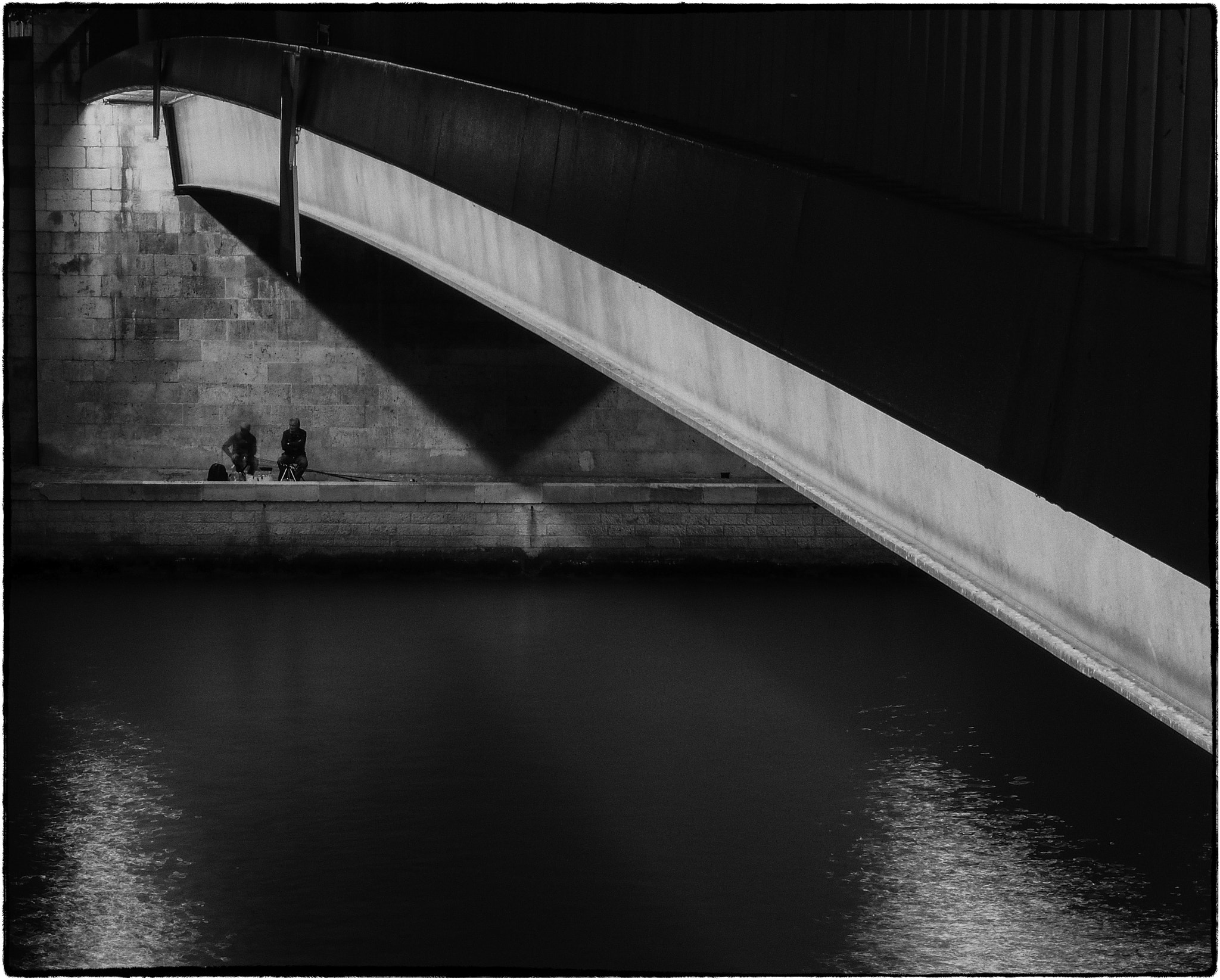 Olympus M.Zuiko Digital 14-42mm F3.5-5.6 II R sample photo. Night fishing on the seine. photography