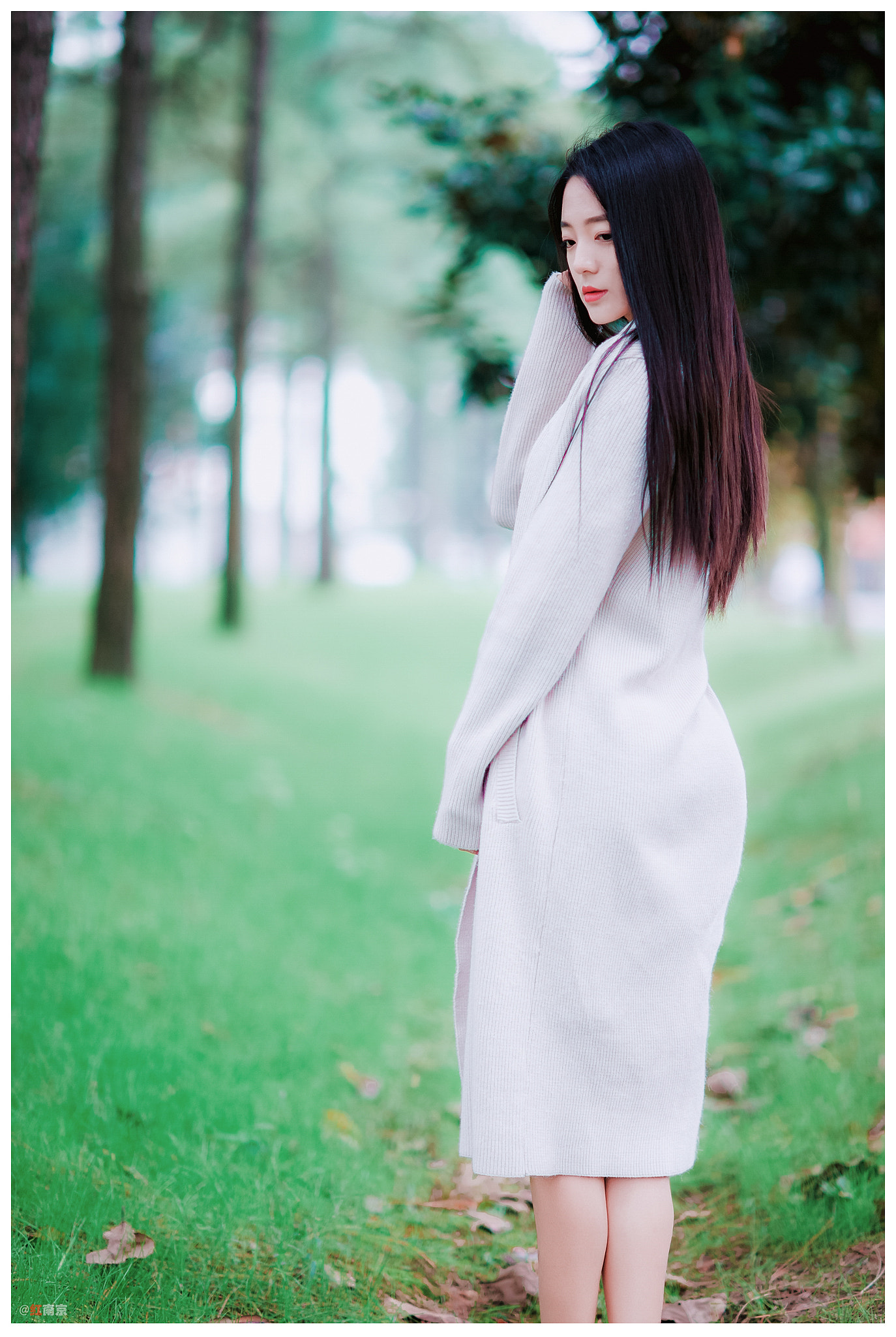 Sony Planar T* 85mm F1.4 ZA sample photo. My model photography