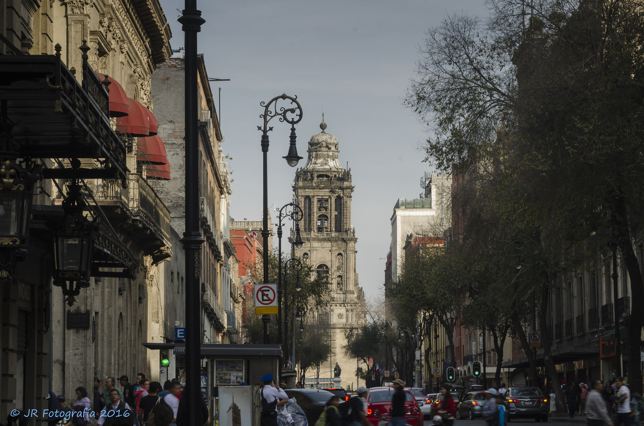 Nikon D7000 + Nikon AF-S DX Nikkor 18-300mm F3.5-6.3G ED VR sample photo. Metropolitan church méxico photography