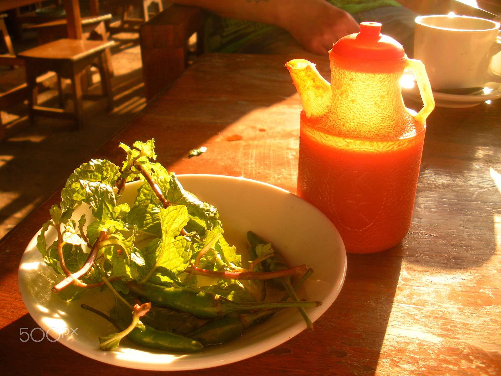 Nikon Coolpix S550 sample photo. Long golden light, burma photography