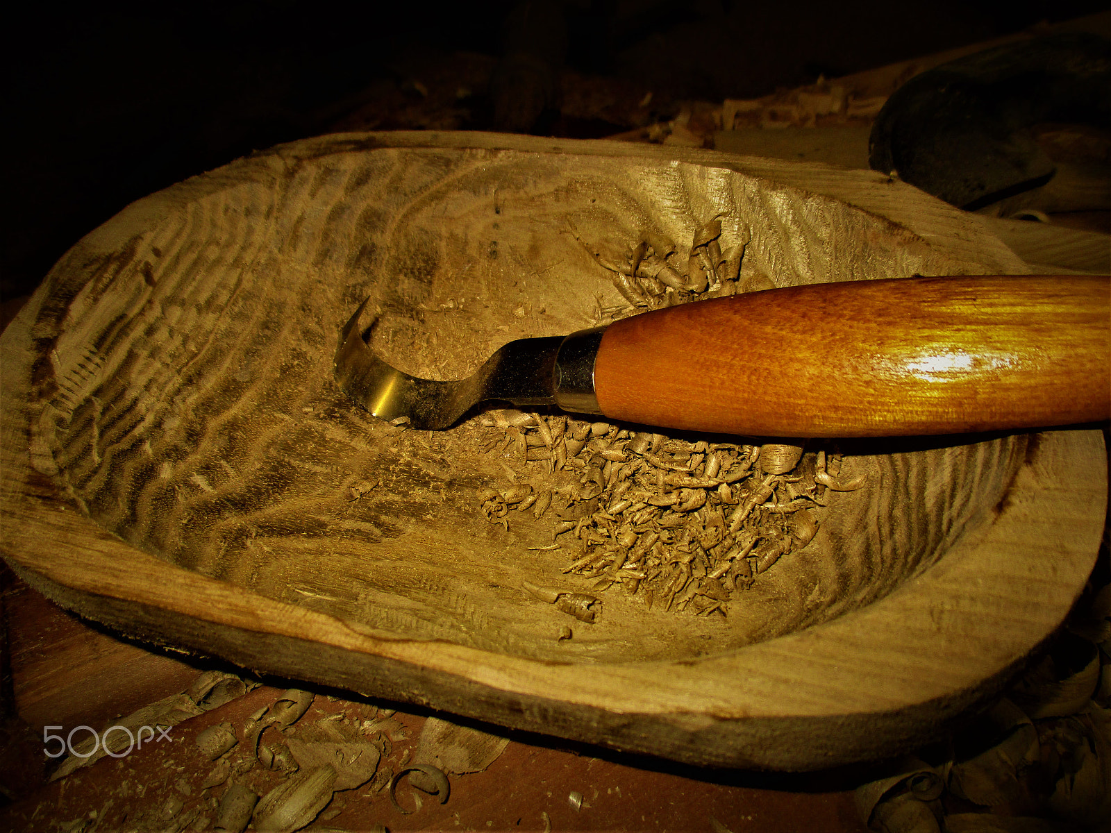 Canon PowerShot ELPH 160 (IXUS 160 / IXY 150) sample photo. Carving the bowl photography