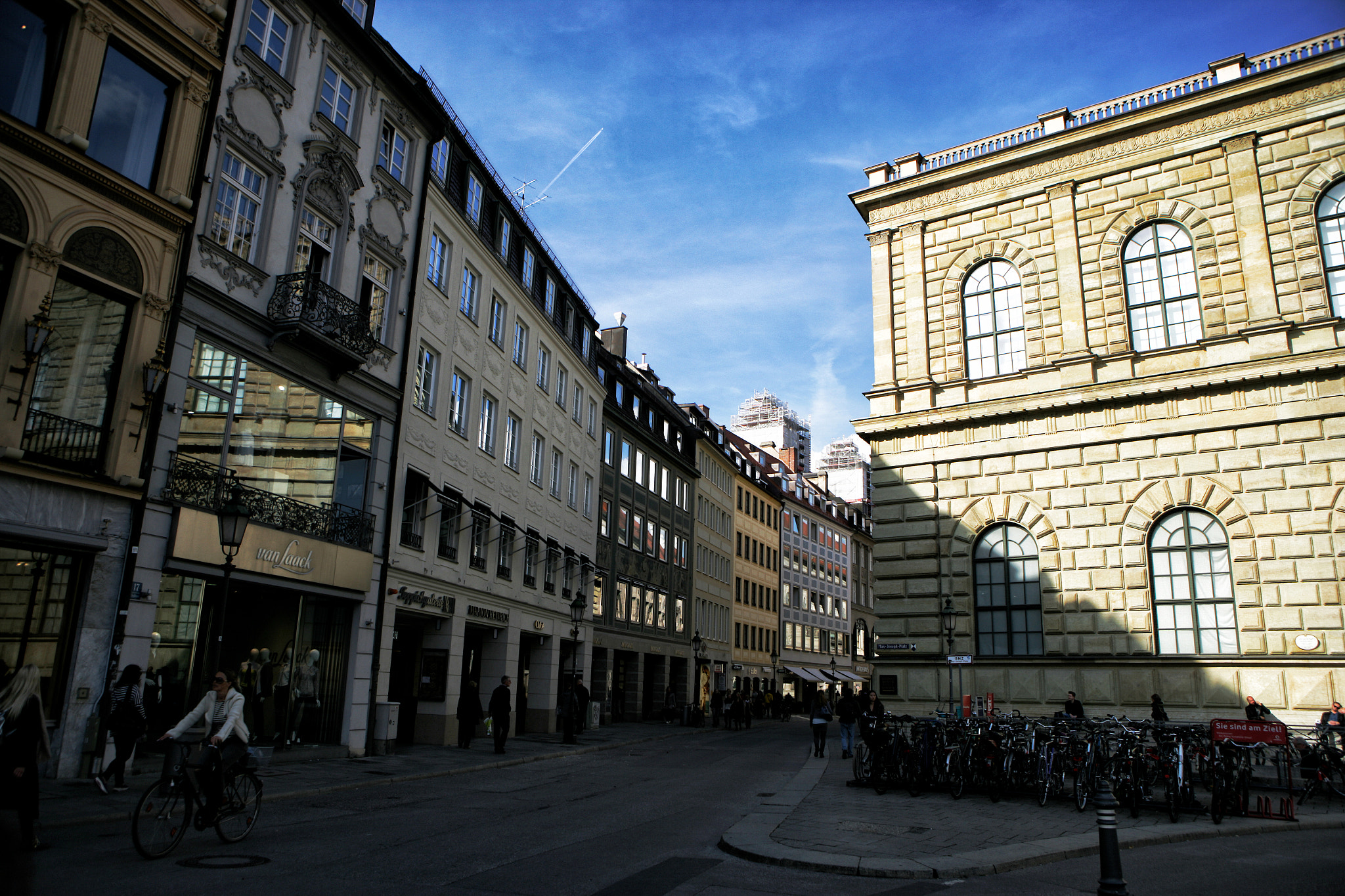 Canon EOS-1Ds Mark II sample photo. Max-joseph-platz strasse photography