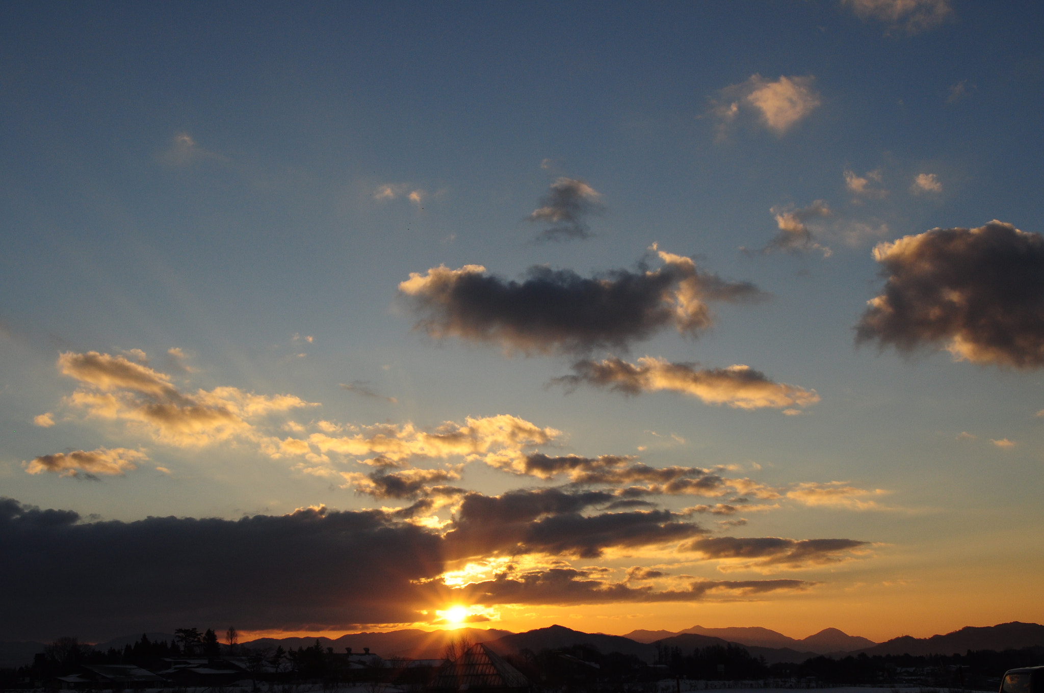 Nikon D5000 + Nikon AF-S Nikkor 28mm F1.8G sample photo. New year sunrise photography