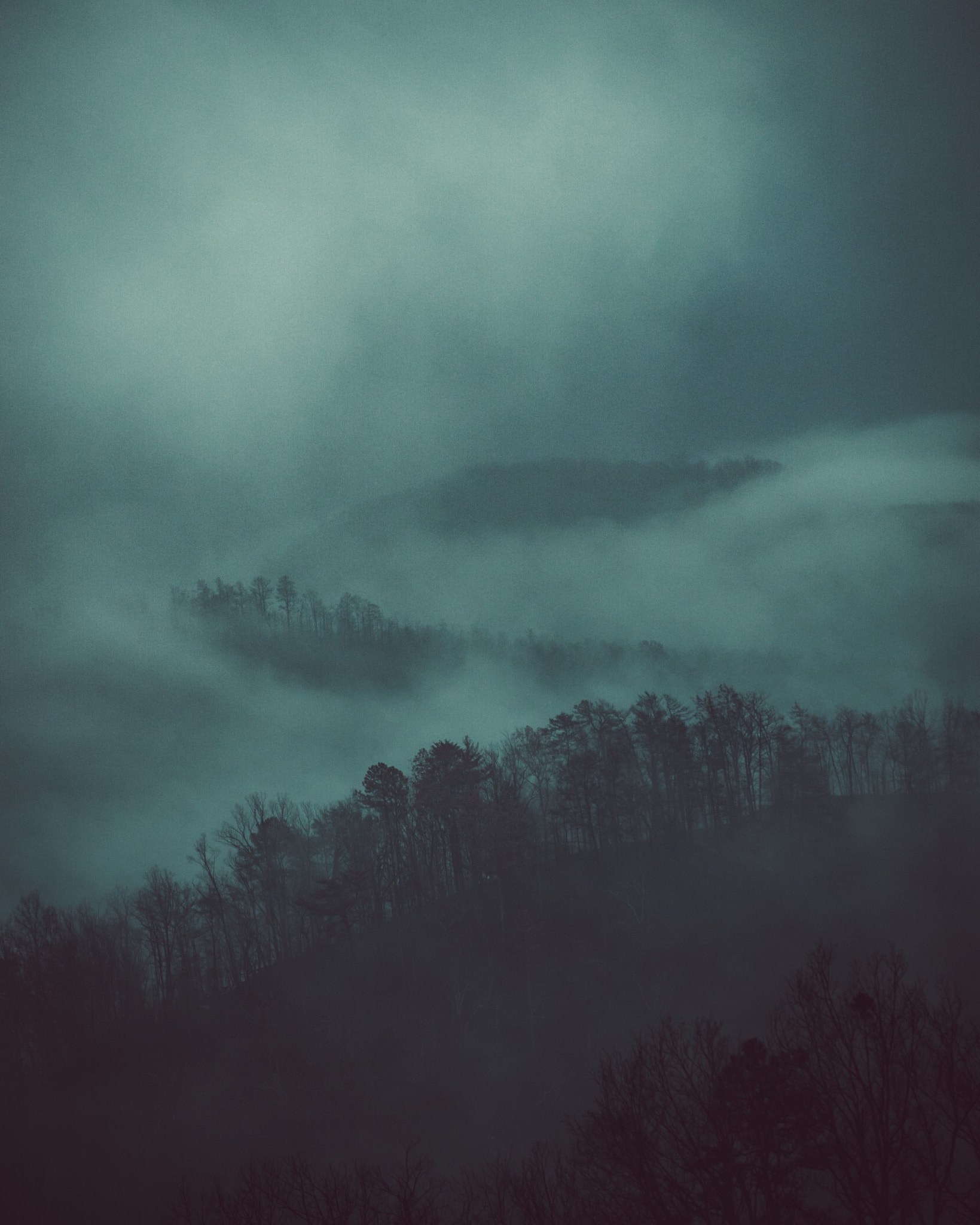 Sony a7S + Sony FE 70-200mm F4 G OSS sample photo. Foggy mountain photography