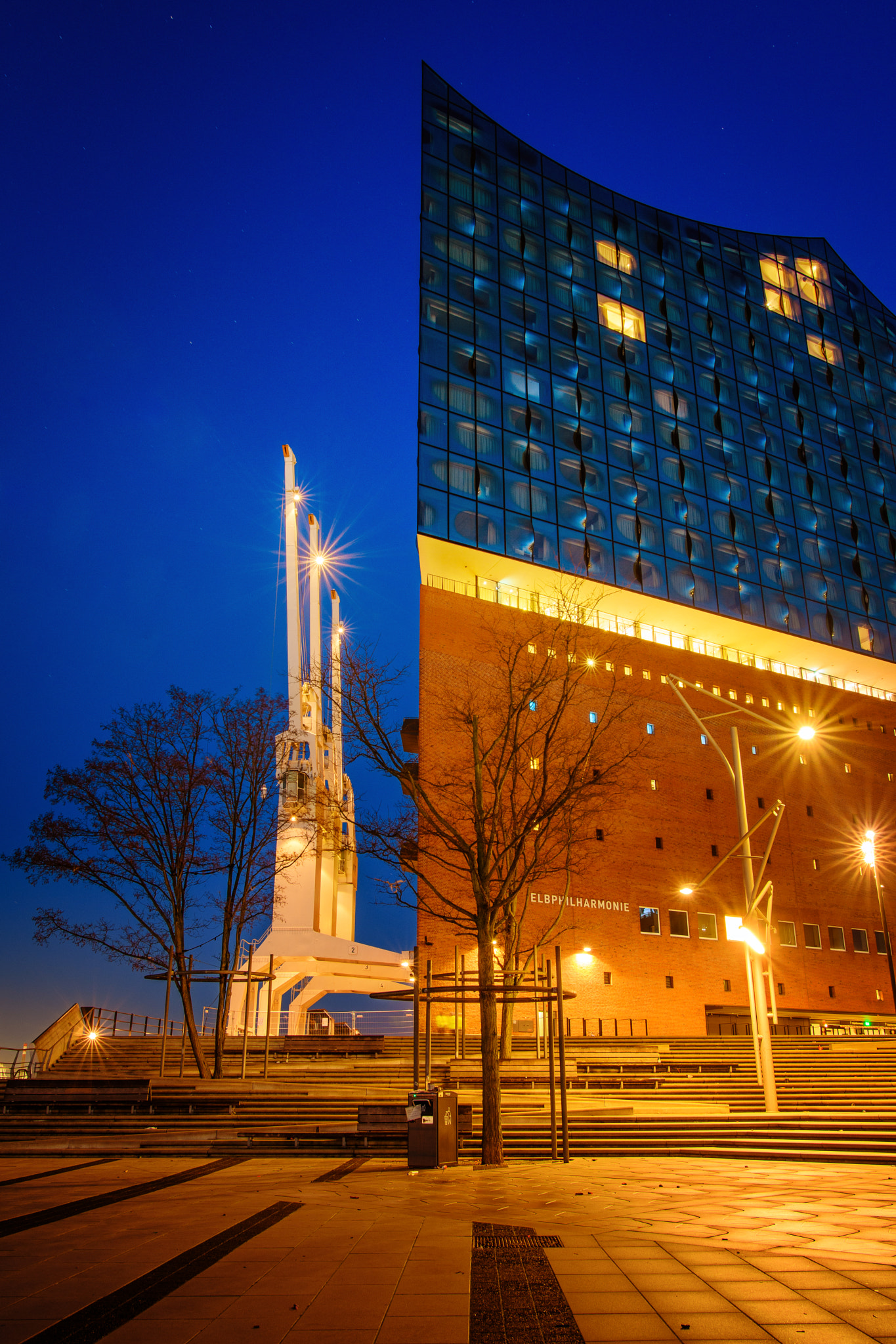 Nikon D500 + Sigma 18-35mm F1.8 DC HSM Art sample photo. Elbphilharmonie photography