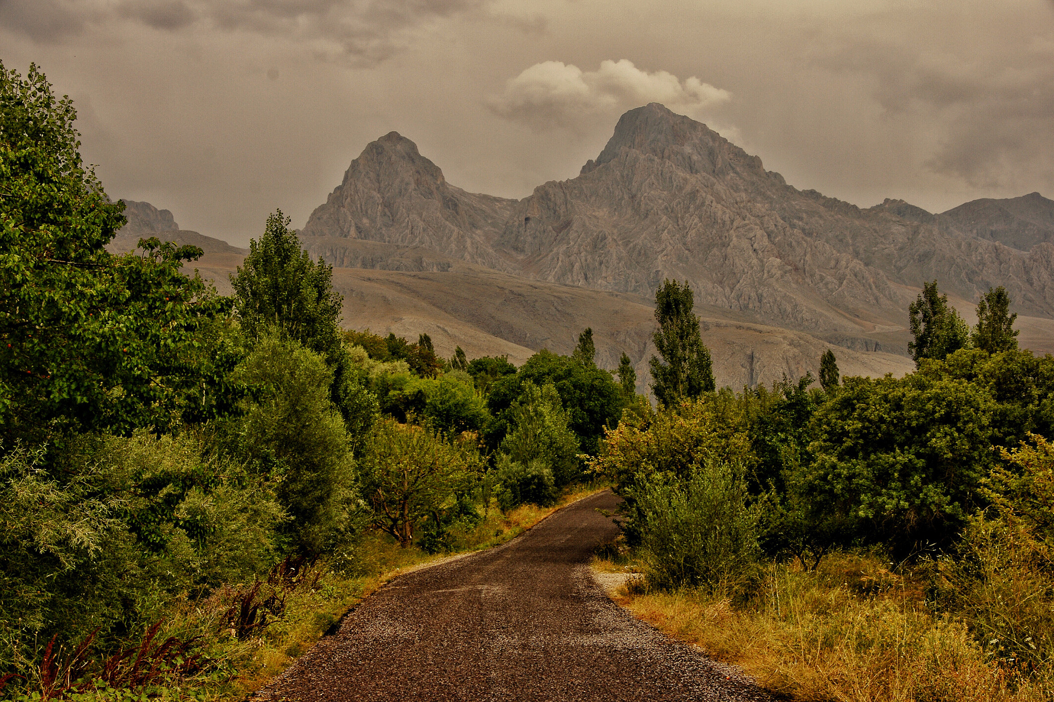 Sony Alpha DSLR-A700 sample photo. Demirkazik mountains/anatolia photography