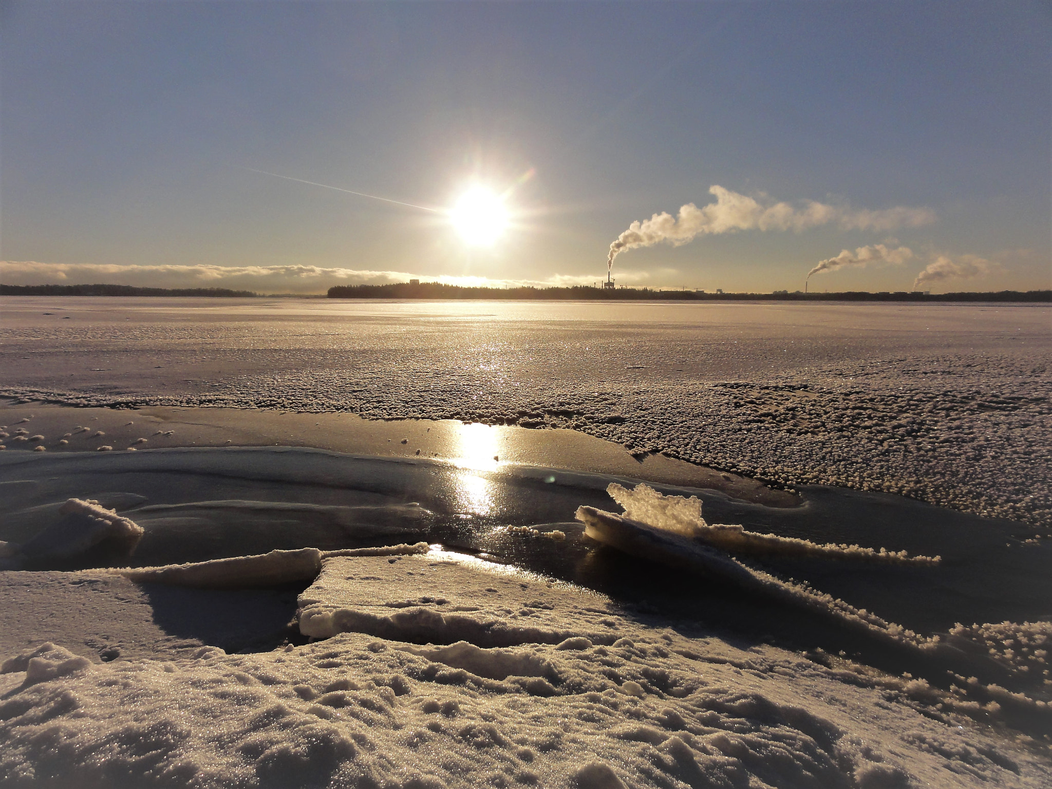 Sony DSC-HX5V sample photo. Frosty  winter day photography