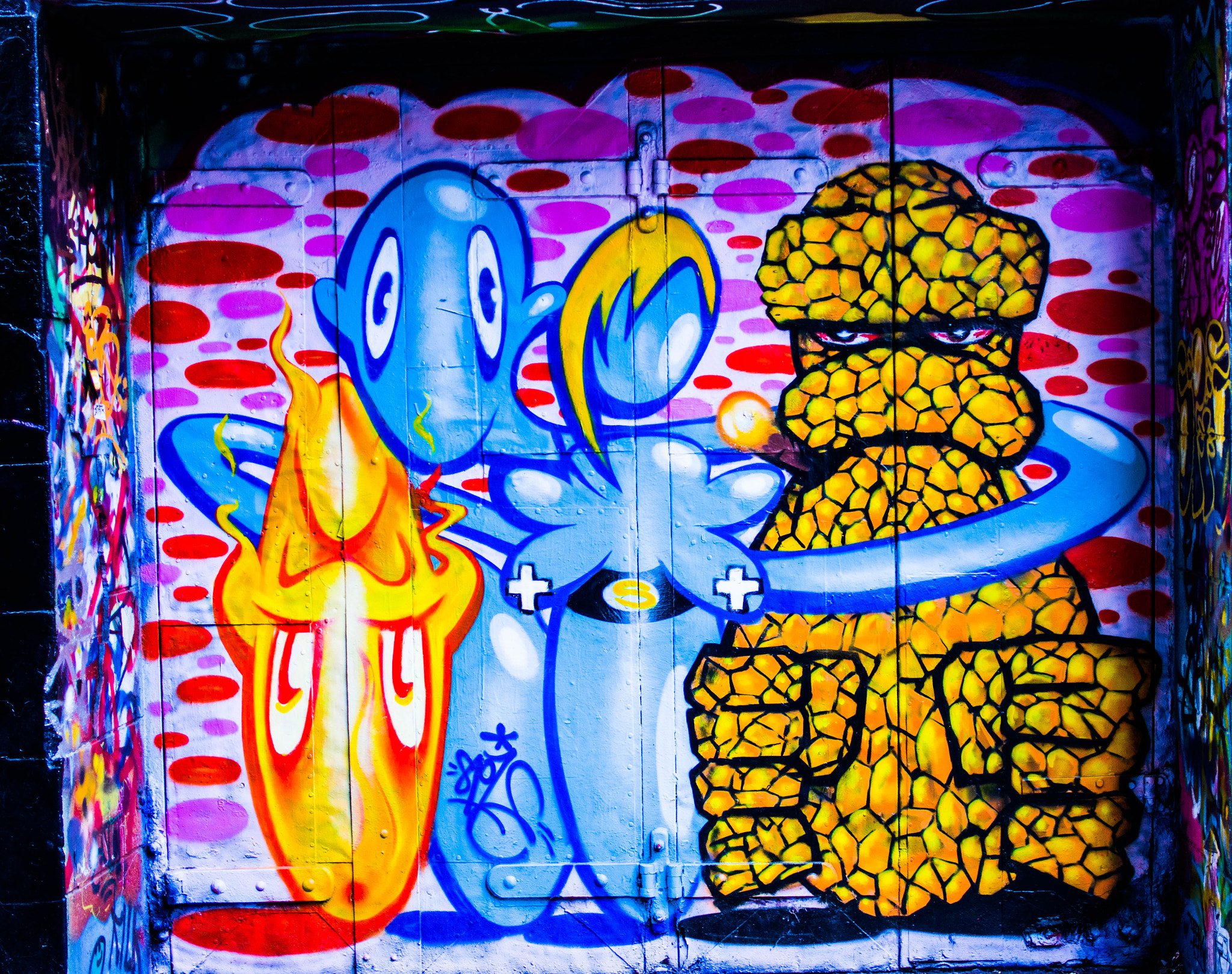 Pentax smc DA 35mm F2.8 Macro Limited sample photo. Street art photography