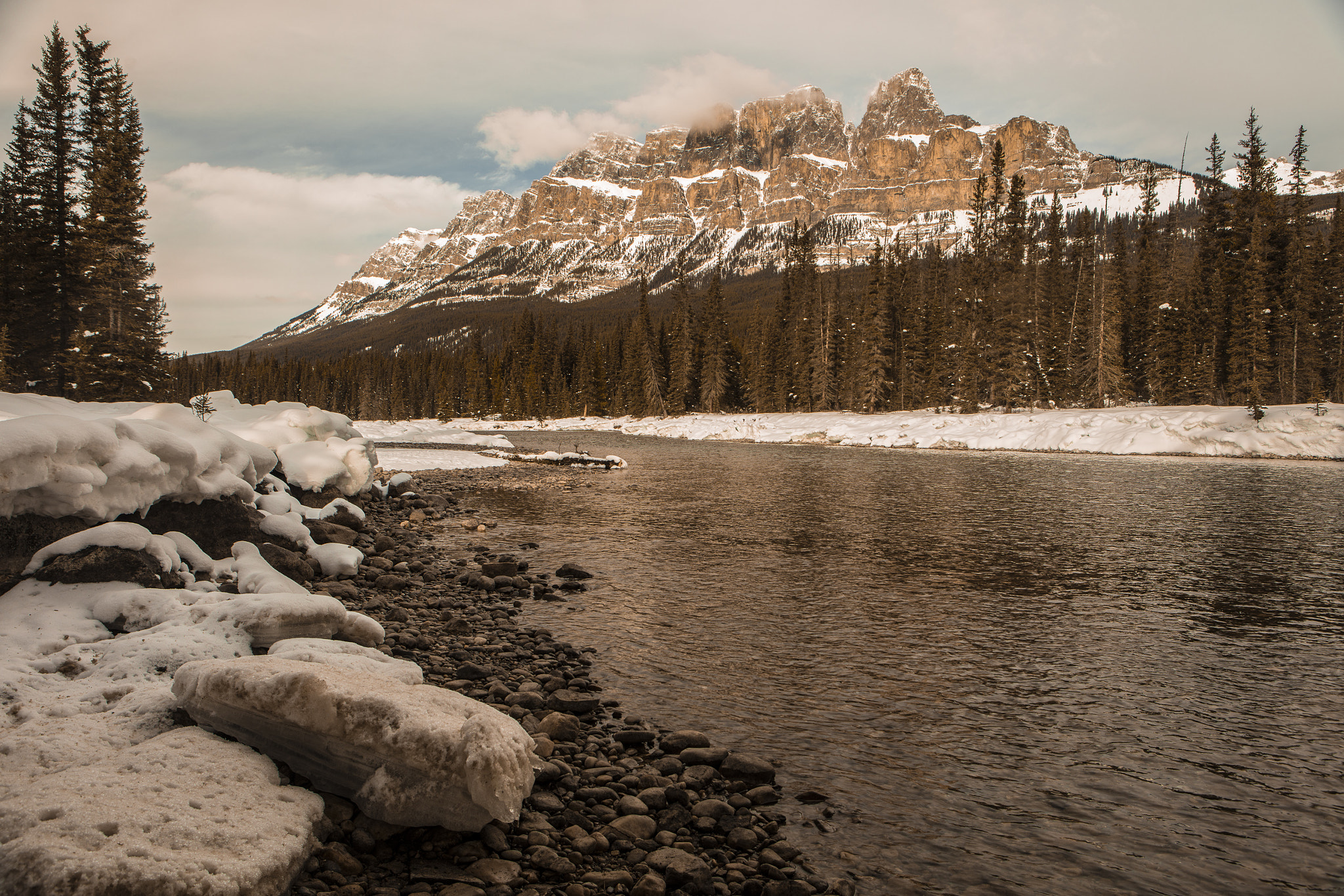 Canon EOS 5DS R sample photo. Castle mountain winter scene photography