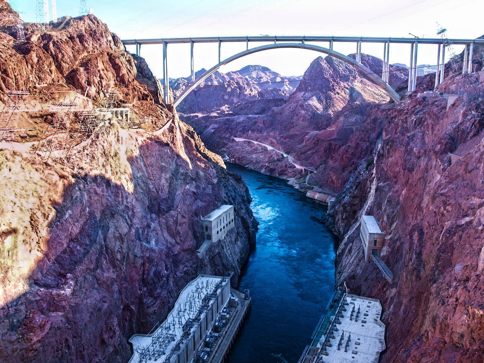 Olympus E-520 (EVOLT E-520) + OLYMPUS 14-42mm Lens sample photo. Hoover dam surrounding photography