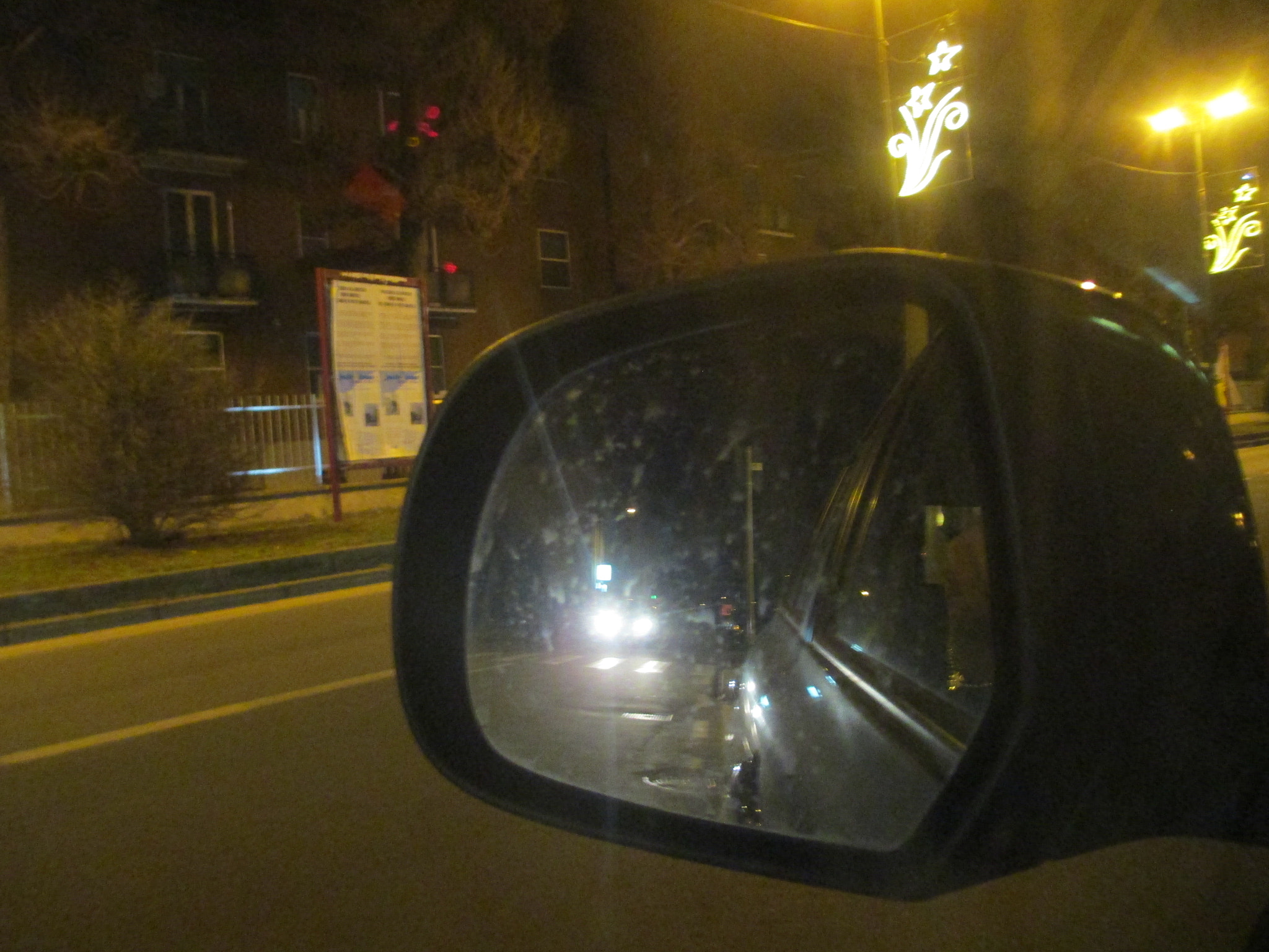 Canon PowerShot A4000 IS sample photo. Img di notte photography