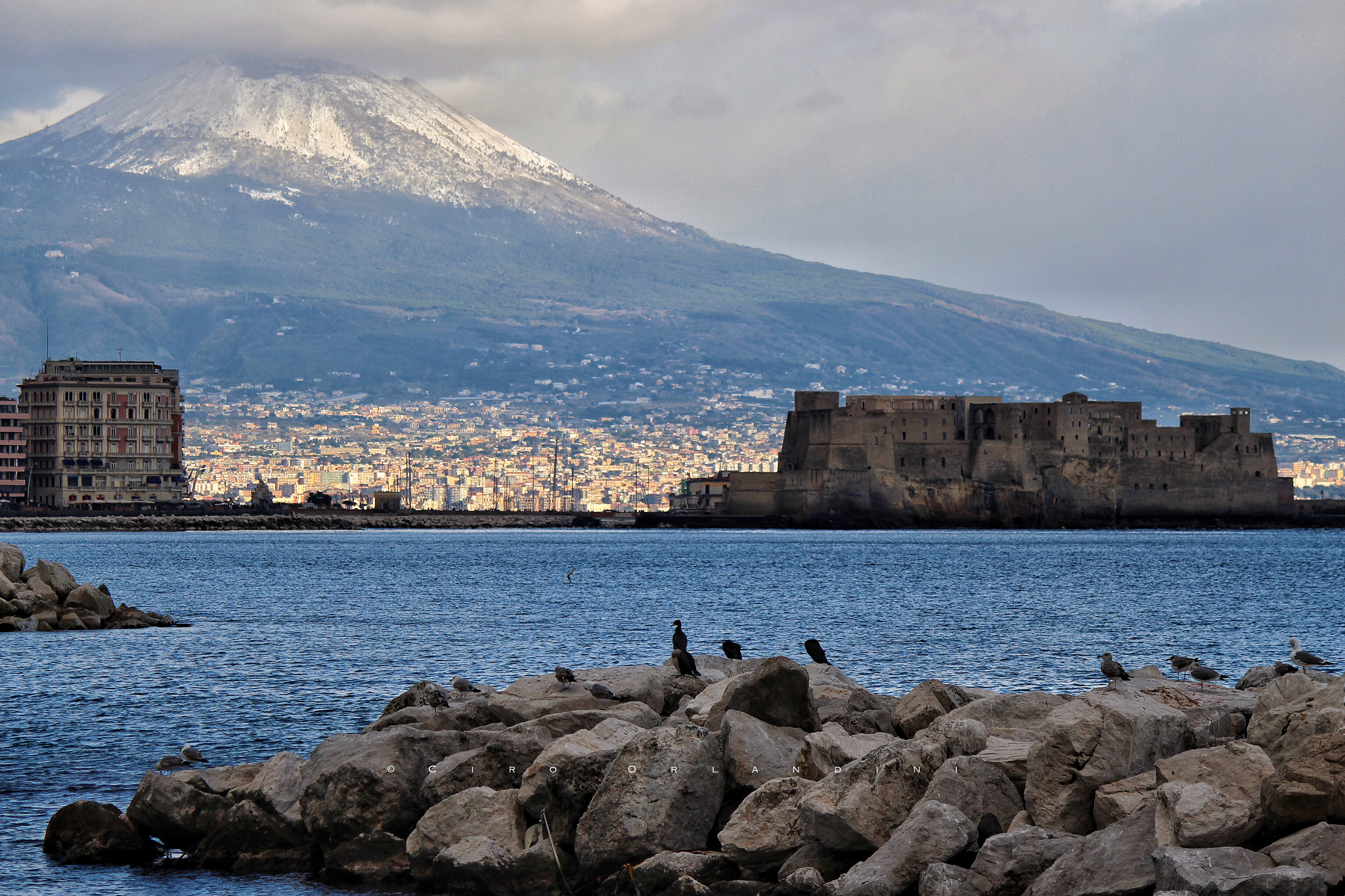 Canon EF-S 55-250mm F4-5.6 IS II sample photo. Napoli, il vulcano fuoco dentro freddo fuori. gennaio 2017 photography