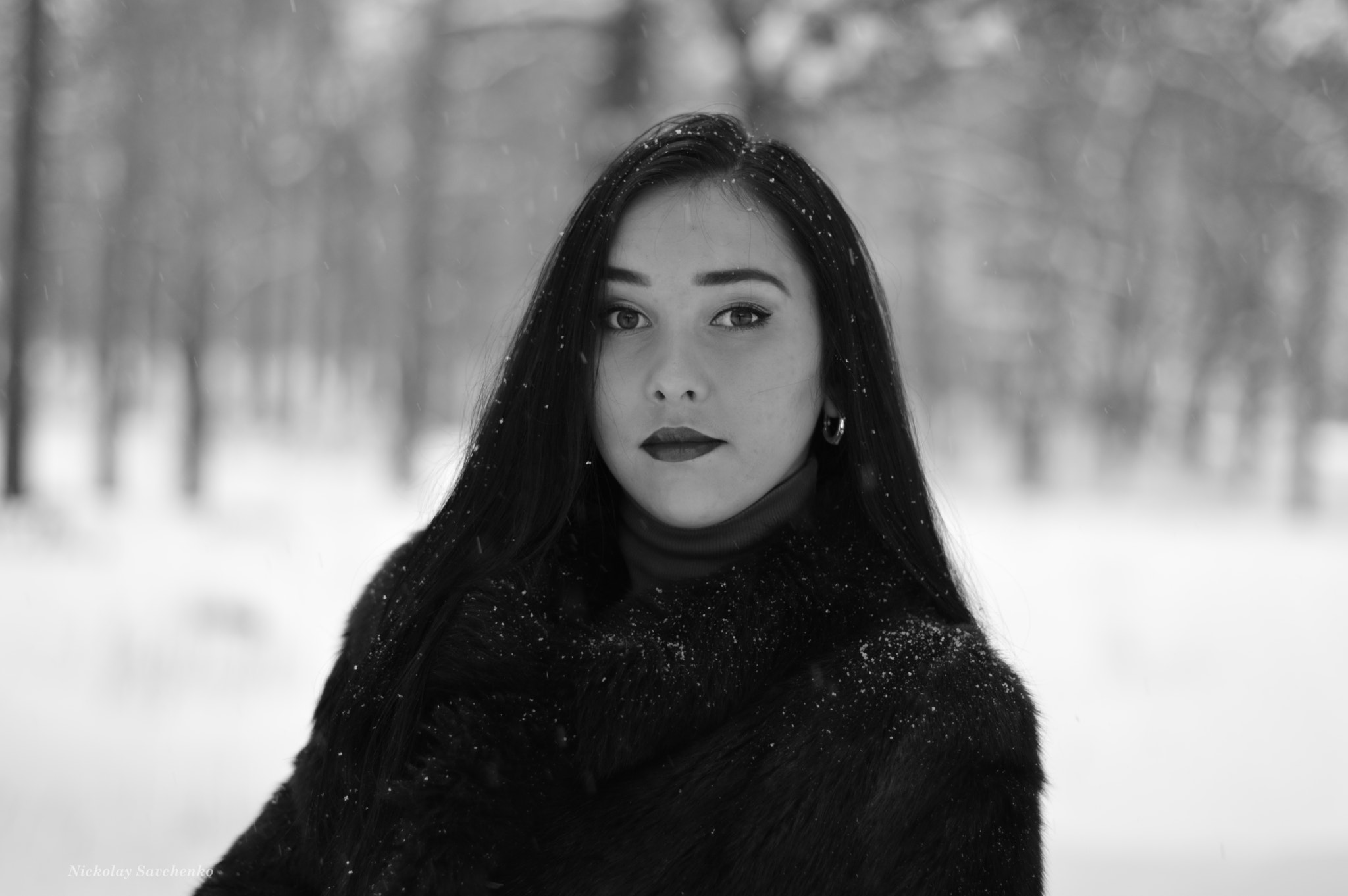 Nikon D3200 + Nikon AF-S Nikkor 50mm F1.4G sample photo. Girl in winter forest photography