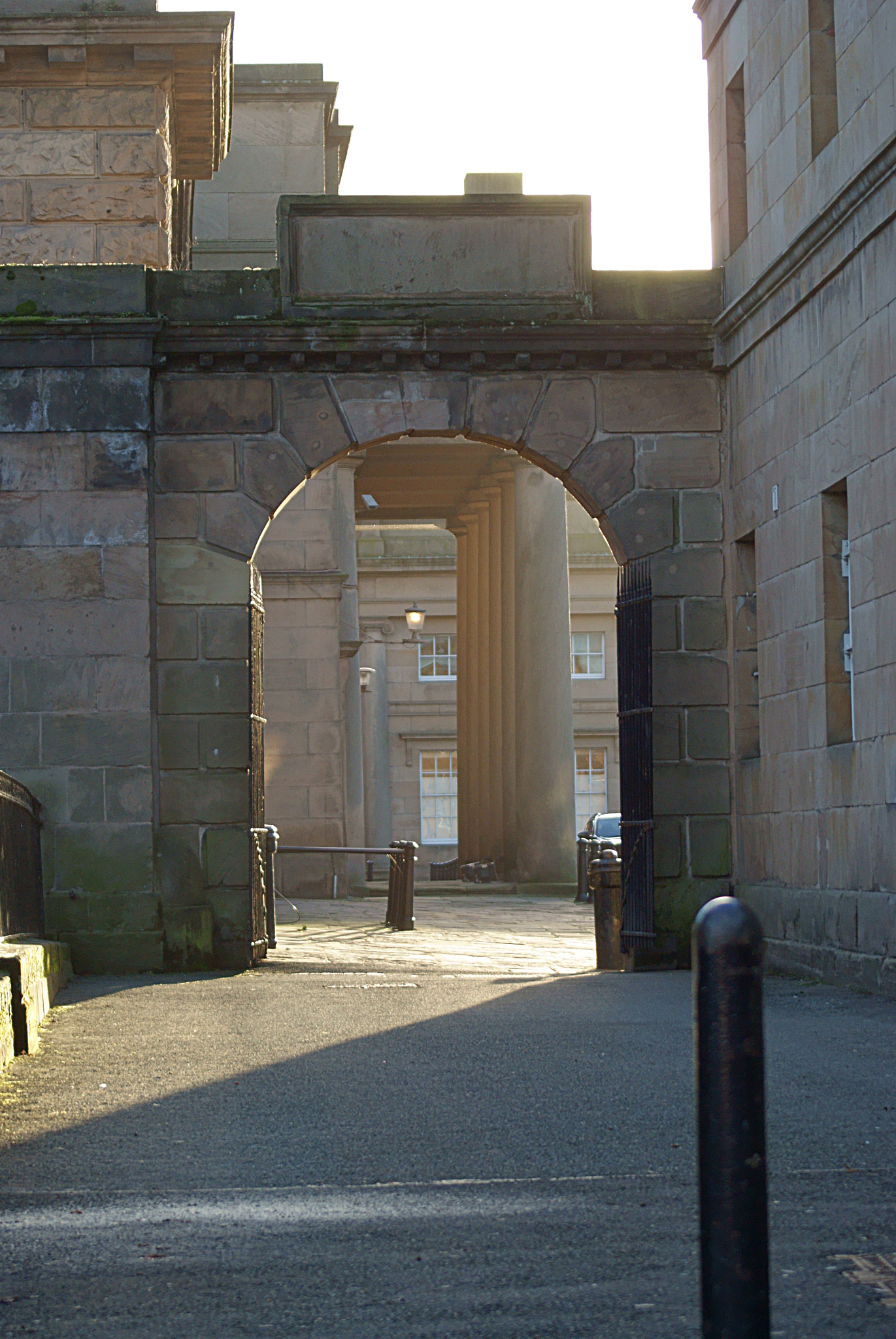 Sony 75-300mm F4.5-5.6 sample photo. University archway photography