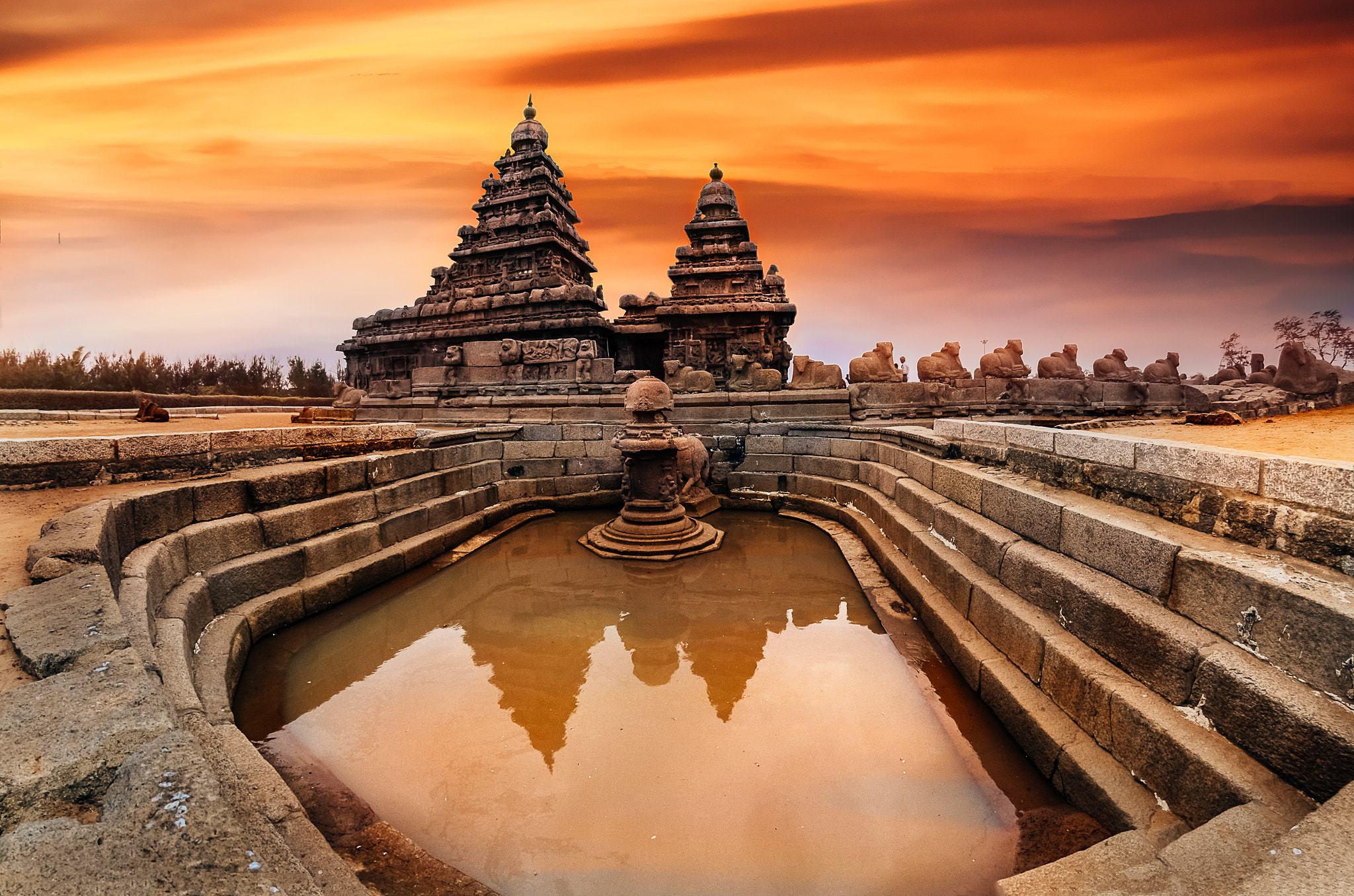 Nikon D7000 + Nikon AF DX Fisheye-Nikkor 10.5mm F2.8G ED sample photo. Shore temple mahabalipuram photography