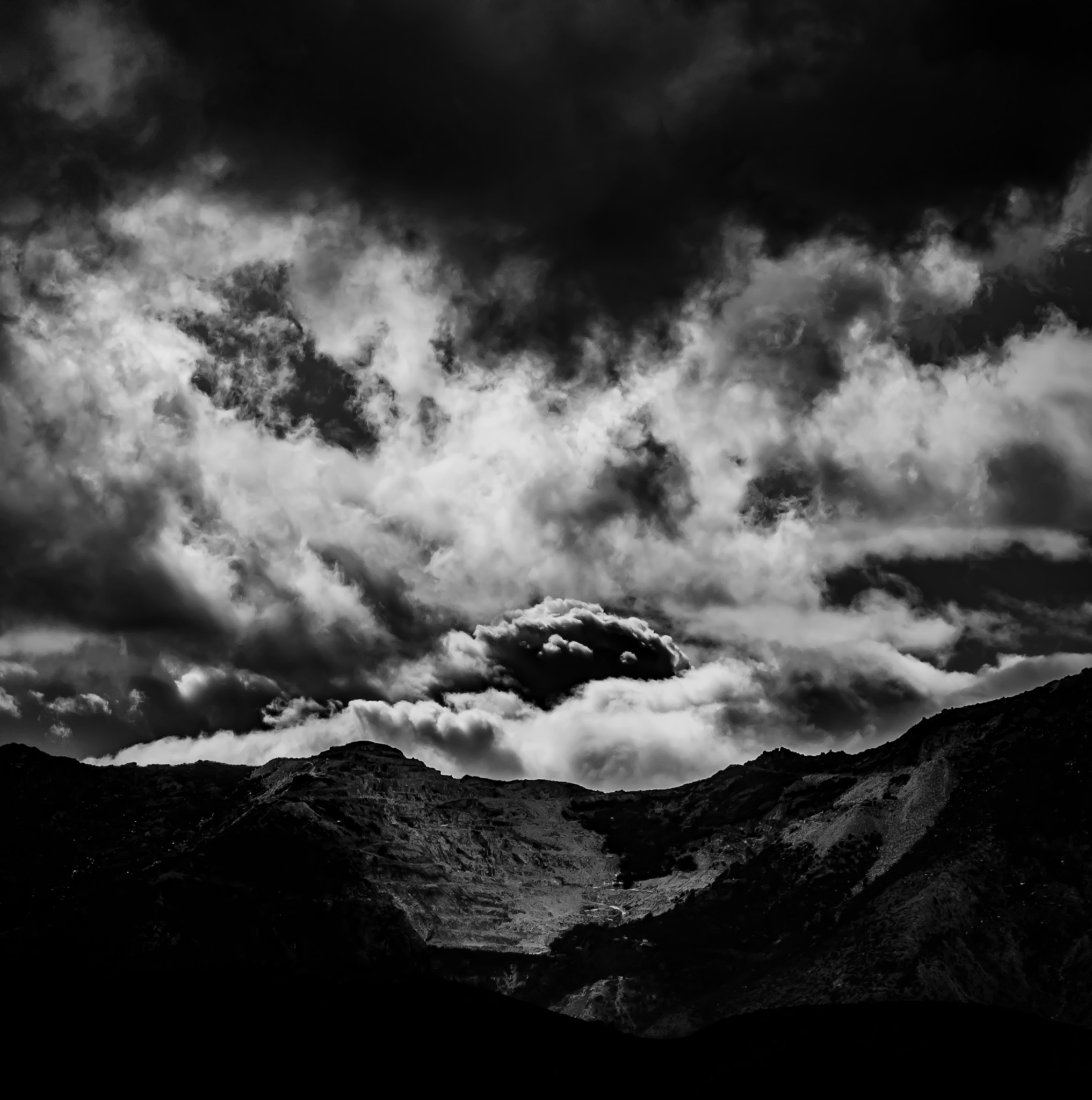 AF DC-Nikkor 135mm f/2D sample photo. Mountains and clouds collide photography