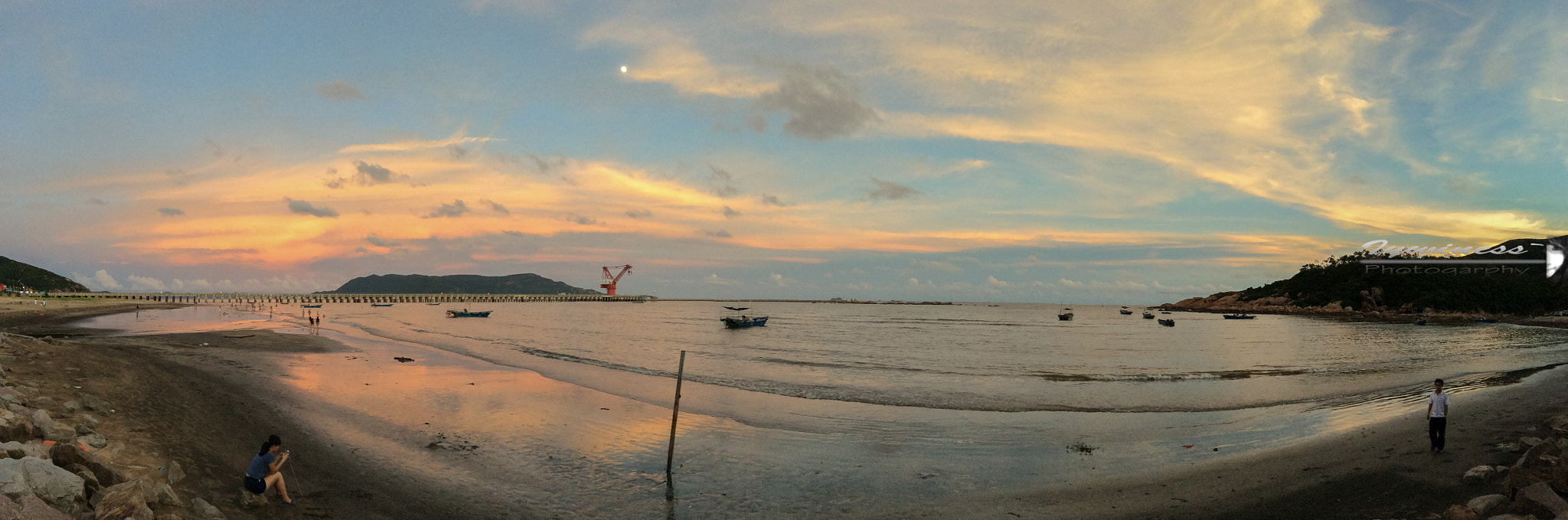 iPad mini 2 back camera 3.3mm f/2.4 sample photo. Sitting on the bay photography