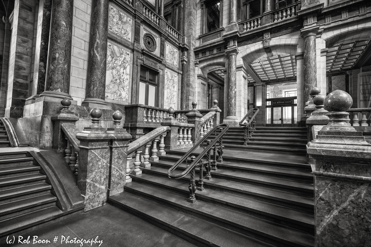 Canon EF 16-35mm F4L IS USM sample photo. Train station, antwerpen 6 photography