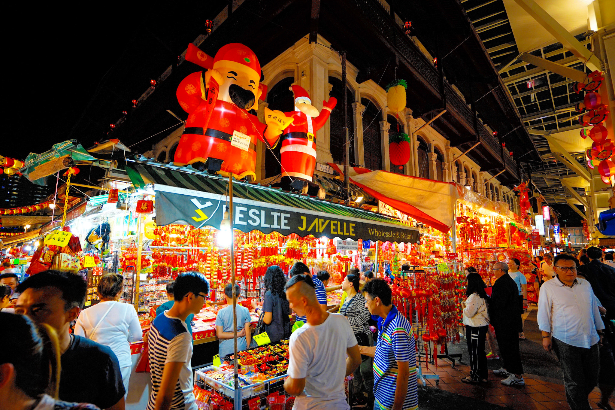 Sony a7 II + Sony Vario-Tessar T* FE 16-35mm F4 ZA OSS sample photo. Chinese new year 2017 lights and deco at chinatown photography