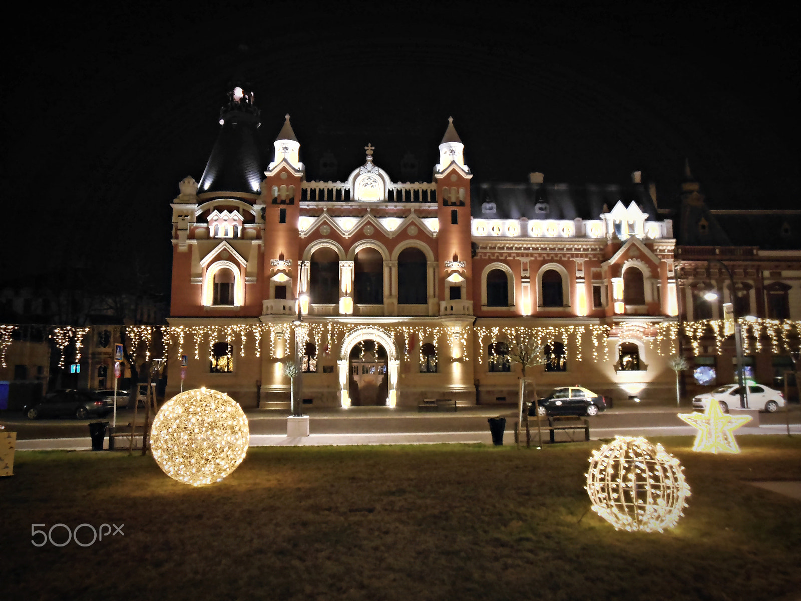 Nikon Coolpix S6300 sample photo. Night photography
