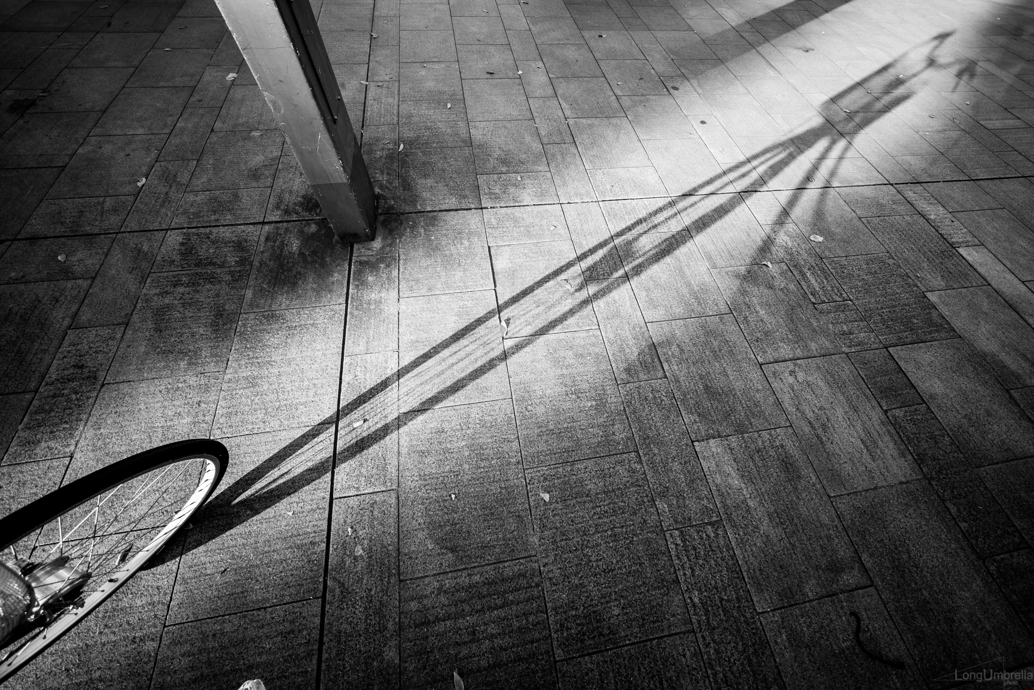 Leica M (Typ 240) + Leica Tri-Elmar-M 16-18-21mm F4 ASPH sample photo. Shadow photography