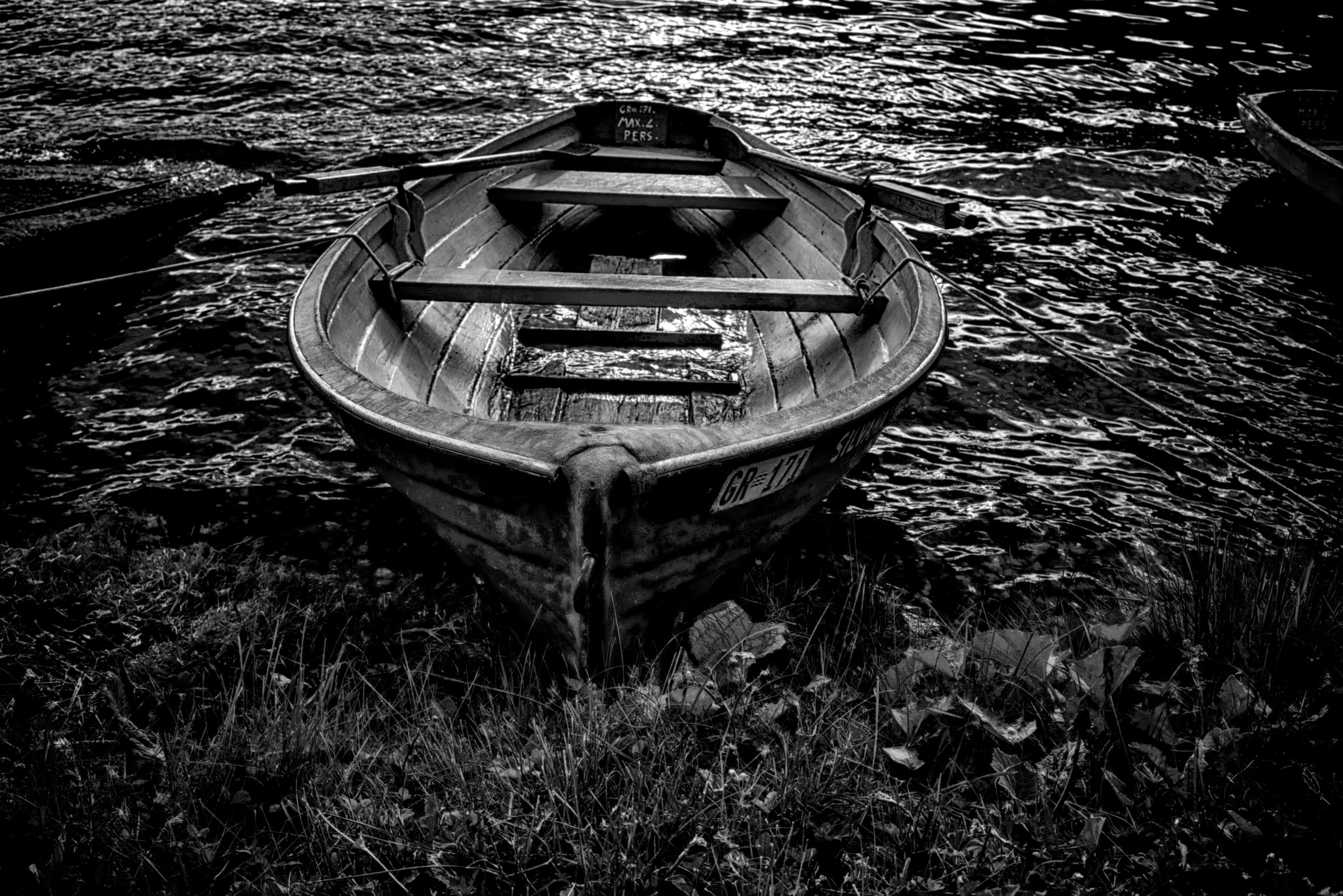 Sony a7R + Sony Sonnar T* FE 35mm F2.8 ZA sample photo. Boat at lake sils photography