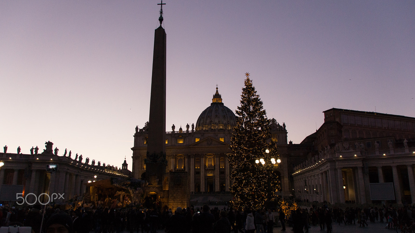 Sony SLT-A65 (SLT-A65V) + Tamron AF 28-105mm F4-5.6 [IF] sample photo. Christmas tree at st. peters basilica photography