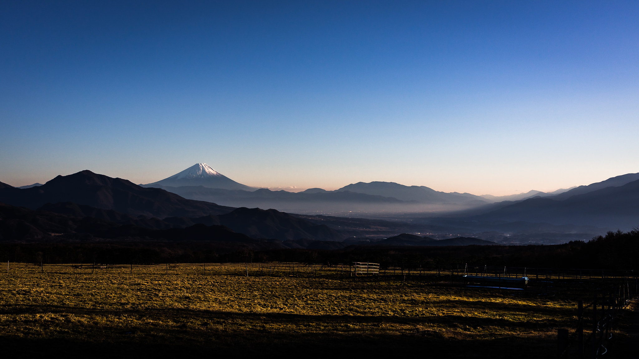 Sony Cyber-shot DSC-RX1R + 35mm F2.0 sample photo. Winter firm photography