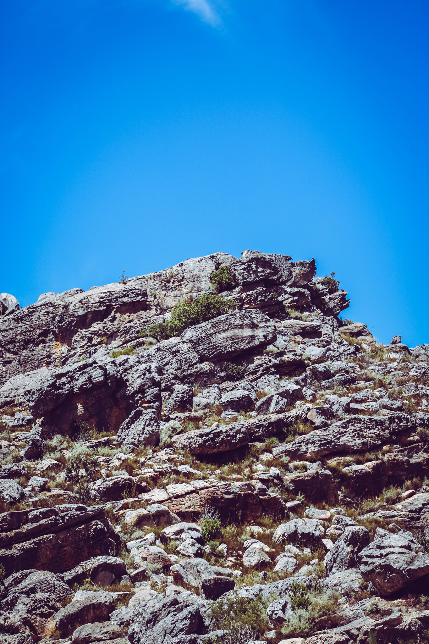 Canon EOS 750D (EOS Rebel T6i / EOS Kiss X8i) + EF75-300mm f/4-5.6 sample photo. Rocks photography