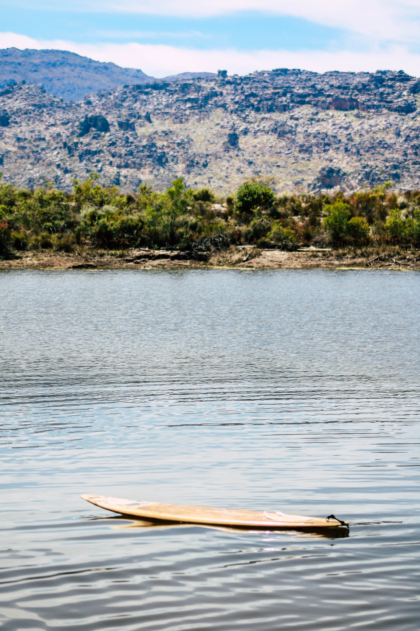 Canon EOS 750D (EOS Rebel T6i / EOS Kiss X8i) + EF75-300mm f/4-5.6 sample photo. Surfboard photography