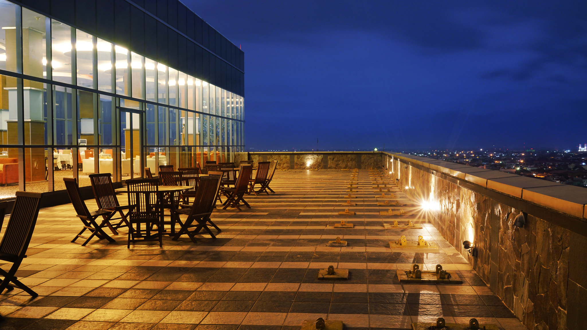 Sony 35mm F2.0 sample photo. Skyline gumaya tower hotel photography