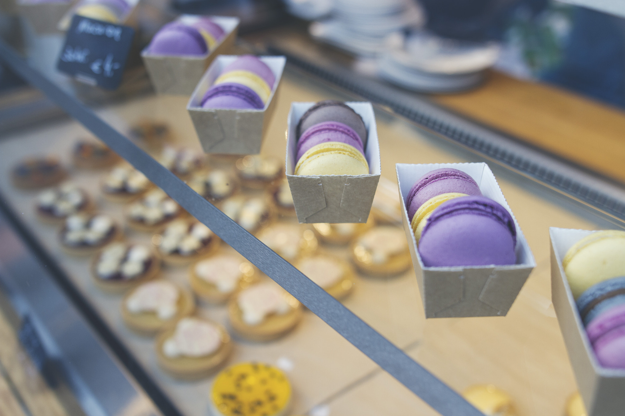 Sigma 24mm F1.4 DG HSM Art sample photo. Pastel market photography