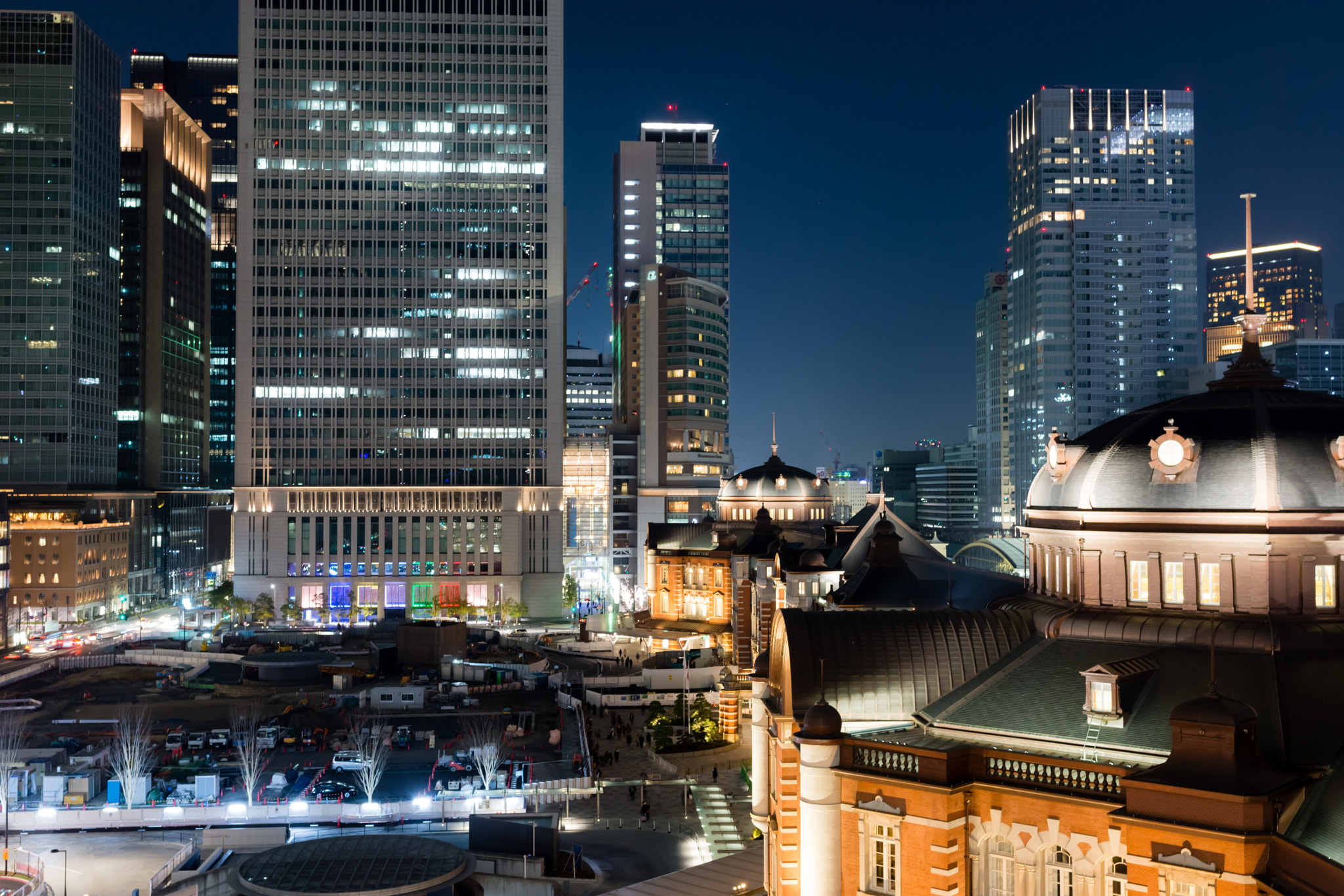 Nikon D7200 + Nikon AF-S Nikkor 24mm F1.8G ED sample photo. Tokyo station photography