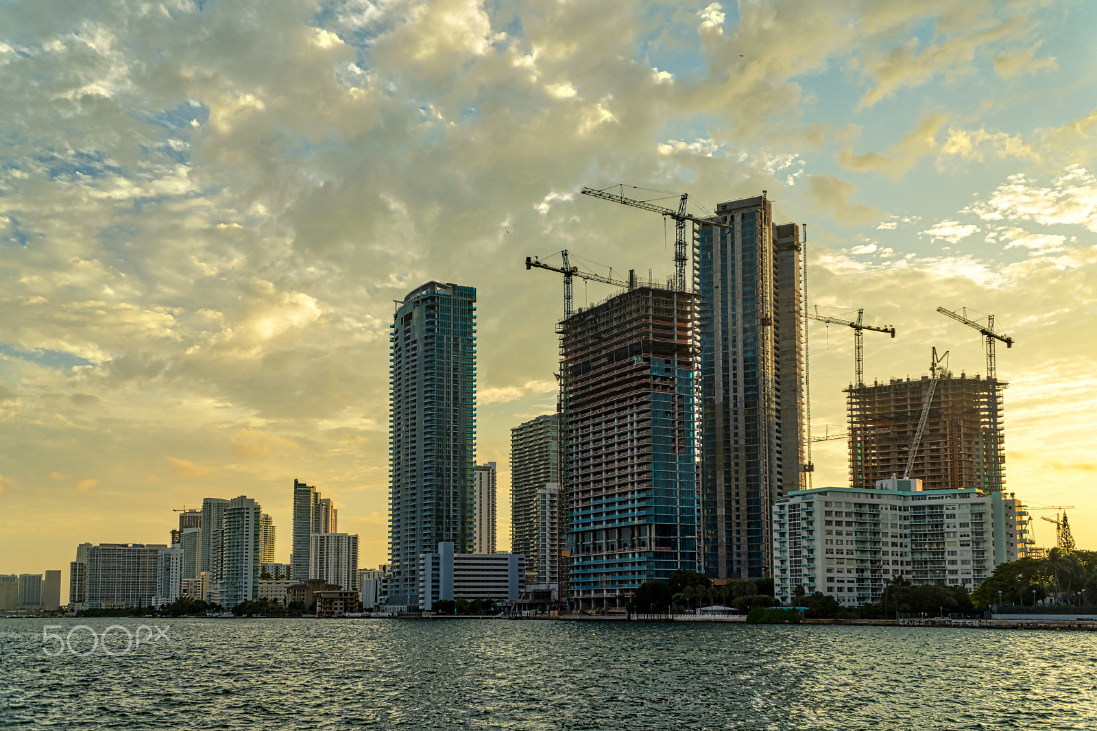 Sony E PZ 18-105mm F4 G OSS sample photo. Sunset in miami photography