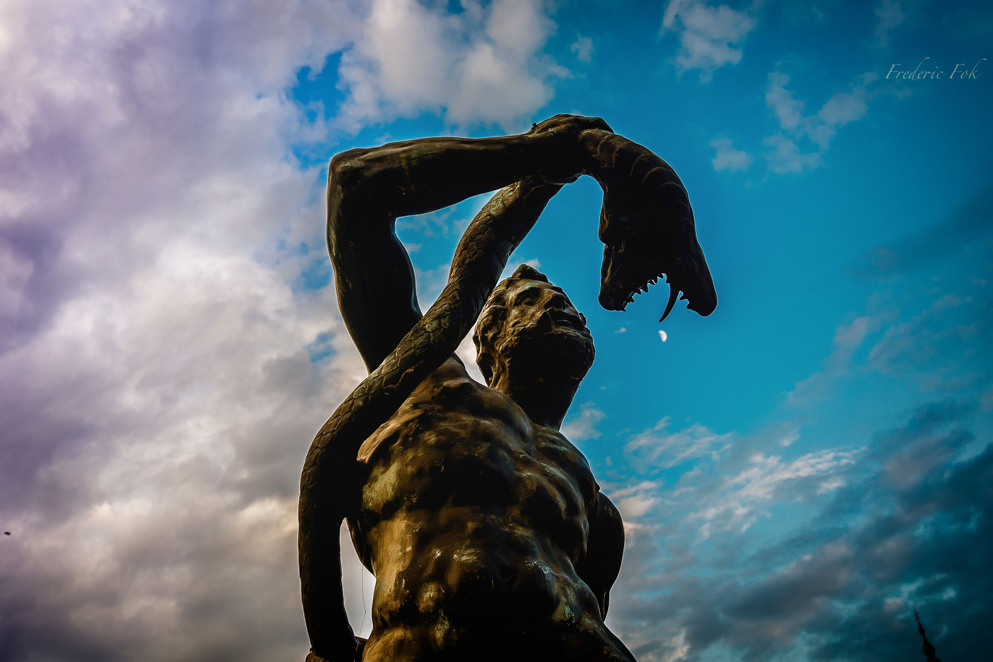 Sony a7 + Sigma 30mm F2.8 EX DN sample photo. Laocoön and his sons, prague statue photography